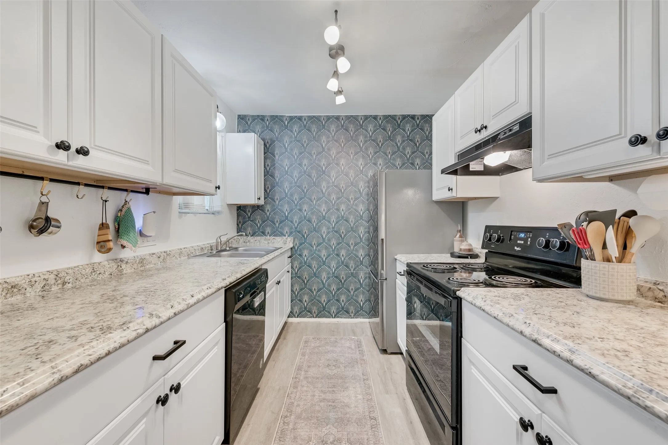 Single Family Residence For Sale in Dallas County , 3008 Albany Drive, Mesquite, Texas 75150, 3 Bedroom, 2 Bathroom, 1 Garage spaces, 1,437 Sqft, built in 1959, mls#21375923, Real Estate Agent in Mesquite, Homes For Sale in Dallas county, Homes For Sale in Mesquite, Realtor in Mesquite Texas, Real Estate Brokerage Independent Realty Texas, Luminita Cordes Realtor