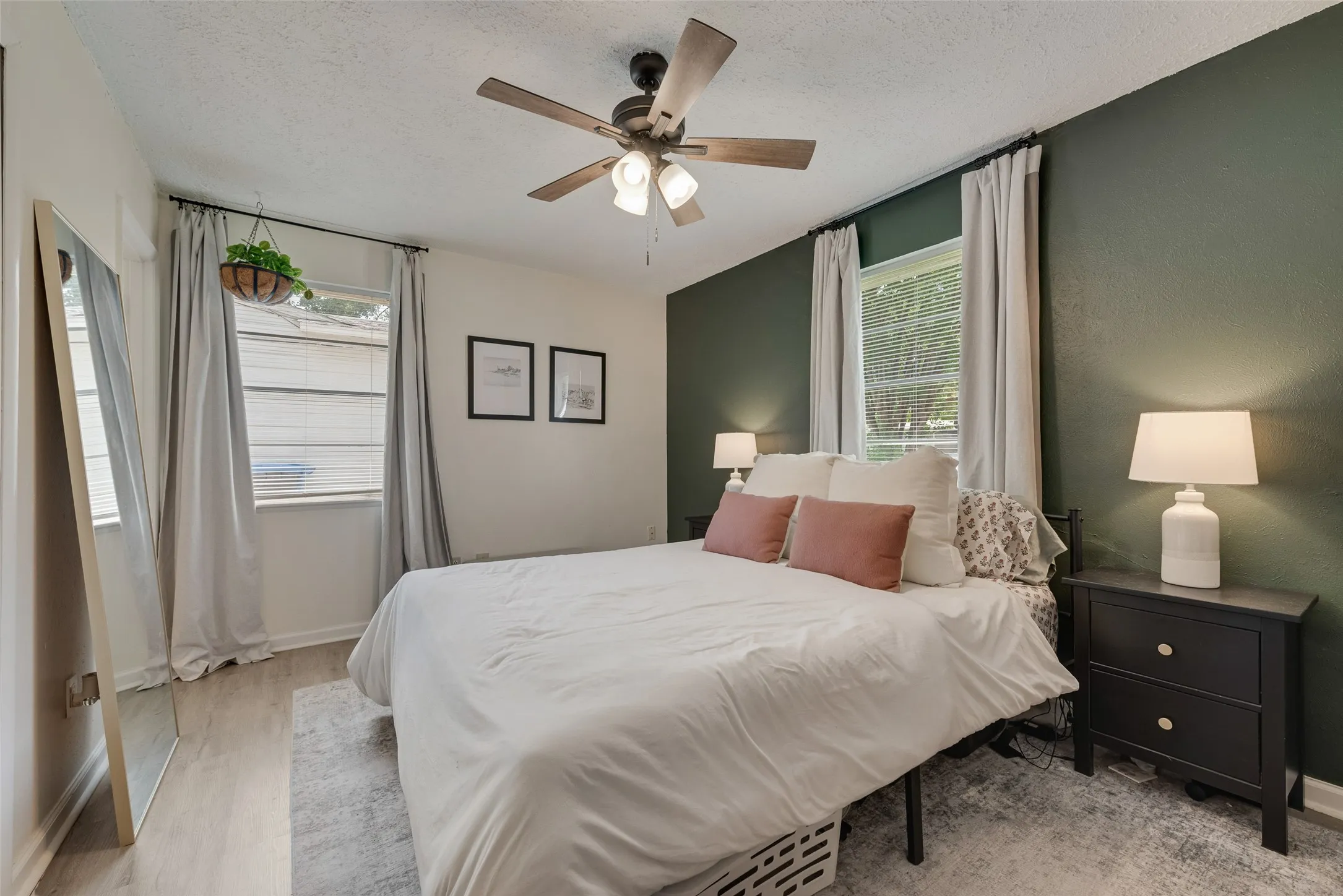 Single Family Residence For Sale in Dallas County , 3008 Albany Drive, Mesquite, Texas 75150, 3 Bedroom, 2 Bathroom, 1 Garage spaces, 1,437 Sqft, built in 1959, mls#21375923, Real Estate Agent in Mesquite, Homes For Sale in Dallas county, Homes For Sale in Mesquite, Realtor in Mesquite Texas, Real Estate Brokerage Independent Realty Texas, Luminita Cordes Realtor