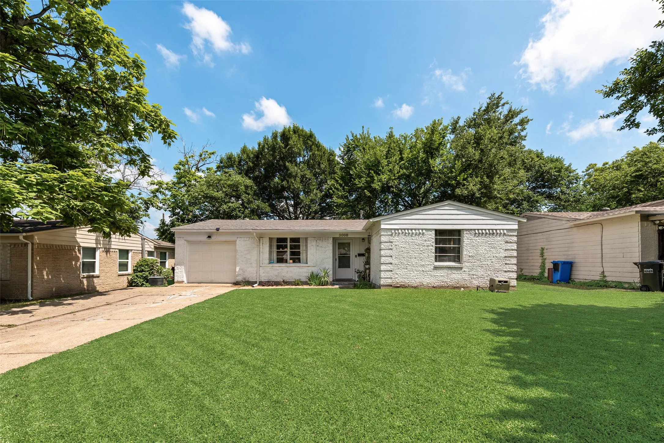 Single Family Residence For Sale in Dallas County , 3008 Albany Drive, Mesquite, Texas 75150, 3 Bedroom, 2 Bathroom, 1 Garage spaces, 1,437 Sqft, built in 1959, mls#21375923, Real Estate Agent in Mesquite, Homes For Sale in Dallas county, Homes For Sale in Mesquite, Realtor in Mesquite Texas, Real Estate Brokerage Independent Realty Texas, Luminita Cordes Realtor