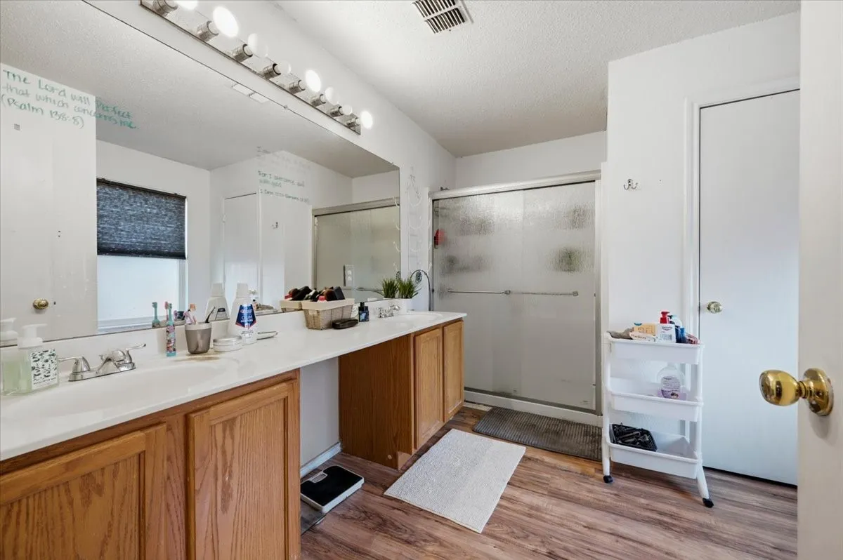 Single Family Residence For Sale in Tarrant County , 2423 Ranchview Drive, Grand Prairie, Texas 75052, 4 Bedroom, 3 Bathroom, 2 Garage spaces, 2,767 Sqft, built in 2000, mls#21376216, Real Estate Agent in Grand Prairie, Homes For Sale in Tarrant county, Homes For Sale in Grand Prairie, Realtor in Grand Prairie Texas, Real Estate Brokerage Independent Realty Texas, Luminita Cordes Realtor