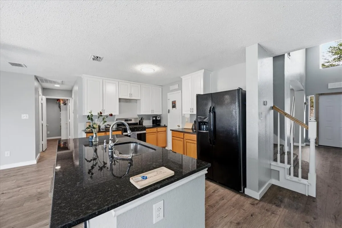 Single Family Residence For Sale in Tarrant County , 2423 Ranchview Drive, Grand Prairie, Texas 75052, 4 Bedroom, 3 Bathroom, 2 Garage spaces, 2,767 Sqft, built in 2000, mls#21376216, Real Estate Agent in Grand Prairie, Homes For Sale in Tarrant county, Homes For Sale in Grand Prairie, Realtor in Grand Prairie Texas, Real Estate Brokerage Independent Realty Texas, Luminita Cordes Realtor