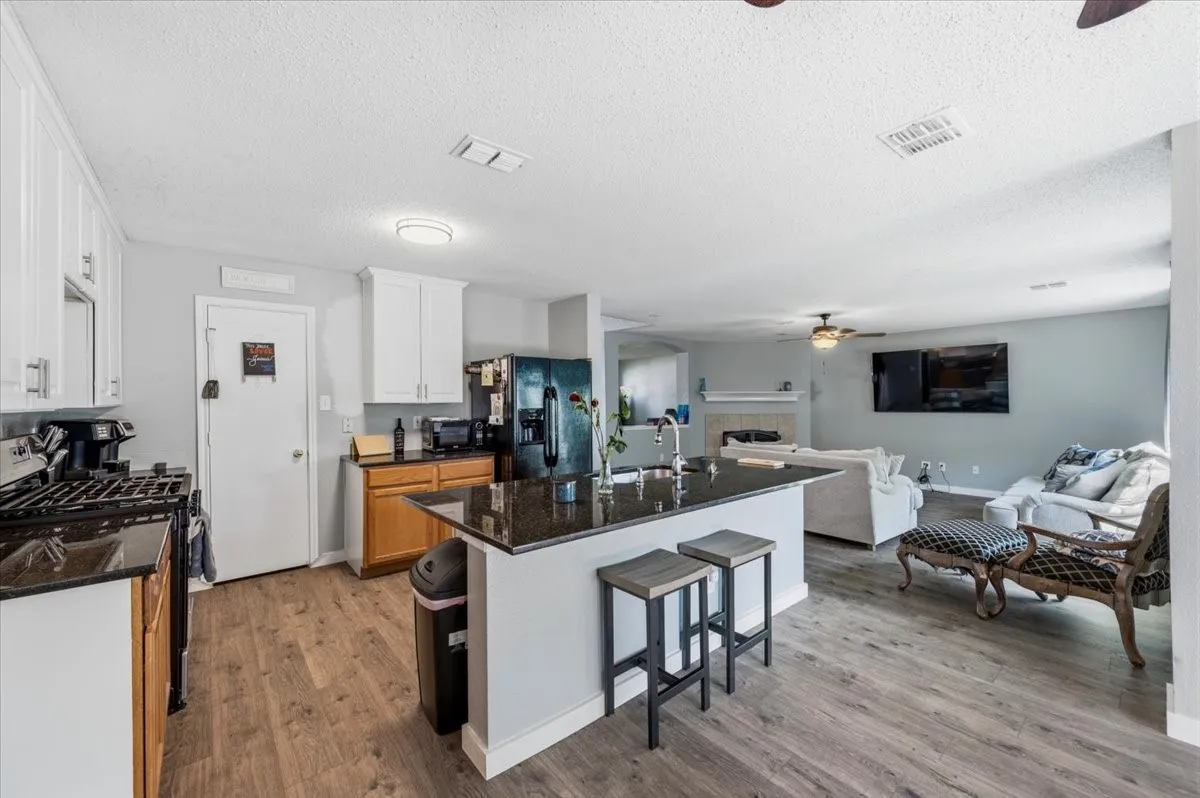 Single Family Residence For Sale in Tarrant County , 2423 Ranchview Drive, Grand Prairie, Texas 75052, 4 Bedroom, 3 Bathroom, 2 Garage spaces, 2,767 Sqft, built in 2000, mls#21376216, Real Estate Agent in Grand Prairie, Homes For Sale in Tarrant county, Homes For Sale in Grand Prairie, Realtor in Grand Prairie Texas, Real Estate Brokerage Independent Realty Texas, Luminita Cordes Realtor