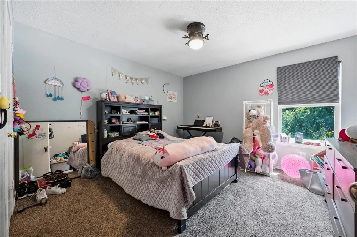 Single Family Residence For Sale in Tarrant County , 2423 Ranchview Drive, Grand Prairie, Texas 75052, 4 Bedroom, 3 Bathroom, 2 Garage spaces, 2,767 Sqft, built in 2000, mls#21376216, Real Estate Agent in Grand Prairie, Homes For Sale in Tarrant county, Homes For Sale in Grand Prairie, Realtor in Grand Prairie Texas, Real Estate Brokerage Independent Realty Texas, Luminita Cordes Realtor