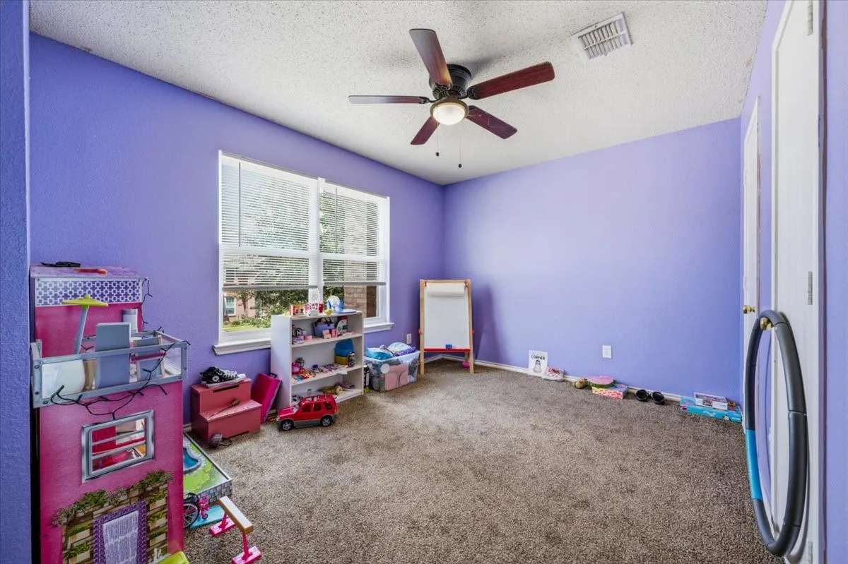 Single Family Residence For Sale in Tarrant County , 2423 Ranchview Drive, Grand Prairie, Texas 75052, 4 Bedroom, 3 Bathroom, 2 Garage spaces, 2,767 Sqft, built in 2000, mls#21376216, Real Estate Agent in Grand Prairie, Homes For Sale in Tarrant county, Homes For Sale in Grand Prairie, Realtor in Grand Prairie Texas, Real Estate Brokerage Independent Realty Texas, Luminita Cordes Realtor