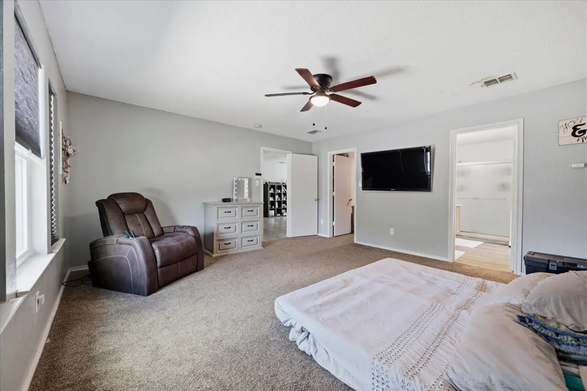 Single Family Residence For Sale in Tarrant County , 2423 Ranchview Drive, Grand Prairie, Texas 75052, 4 Bedroom, 3 Bathroom, 2 Garage spaces, 2,767 Sqft, built in 2000, mls#21376216, Real Estate Agent in Grand Prairie, Homes For Sale in Tarrant county, Homes For Sale in Grand Prairie, Realtor in Grand Prairie Texas, Real Estate Brokerage Independent Realty Texas, Luminita Cordes Realtor