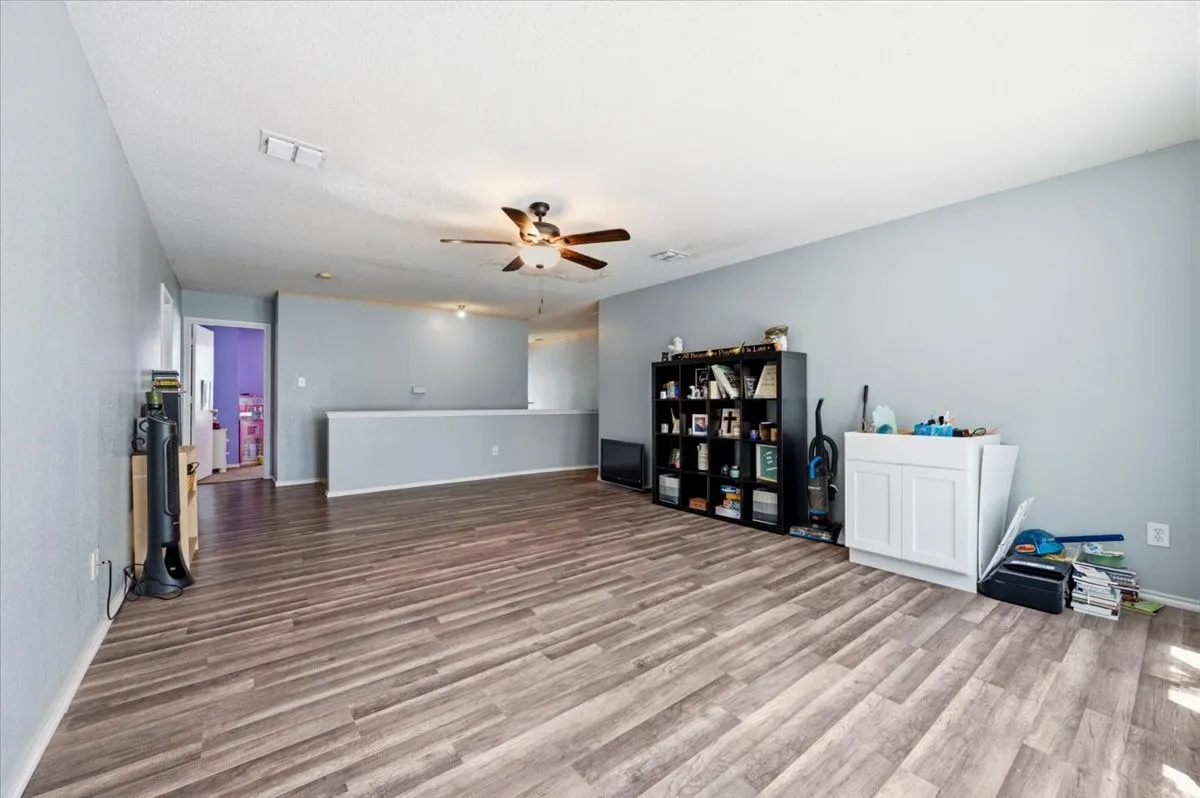Single Family Residence For Sale in Tarrant County , 2423 Ranchview Drive, Grand Prairie, Texas 75052, 4 Bedroom, 3 Bathroom, 2 Garage spaces, 2,767 Sqft, built in 2000, mls#21376216, Real Estate Agent in Grand Prairie, Homes For Sale in Tarrant county, Homes For Sale in Grand Prairie, Realtor in Grand Prairie Texas, Real Estate Brokerage Independent Realty Texas, Luminita Cordes Realtor