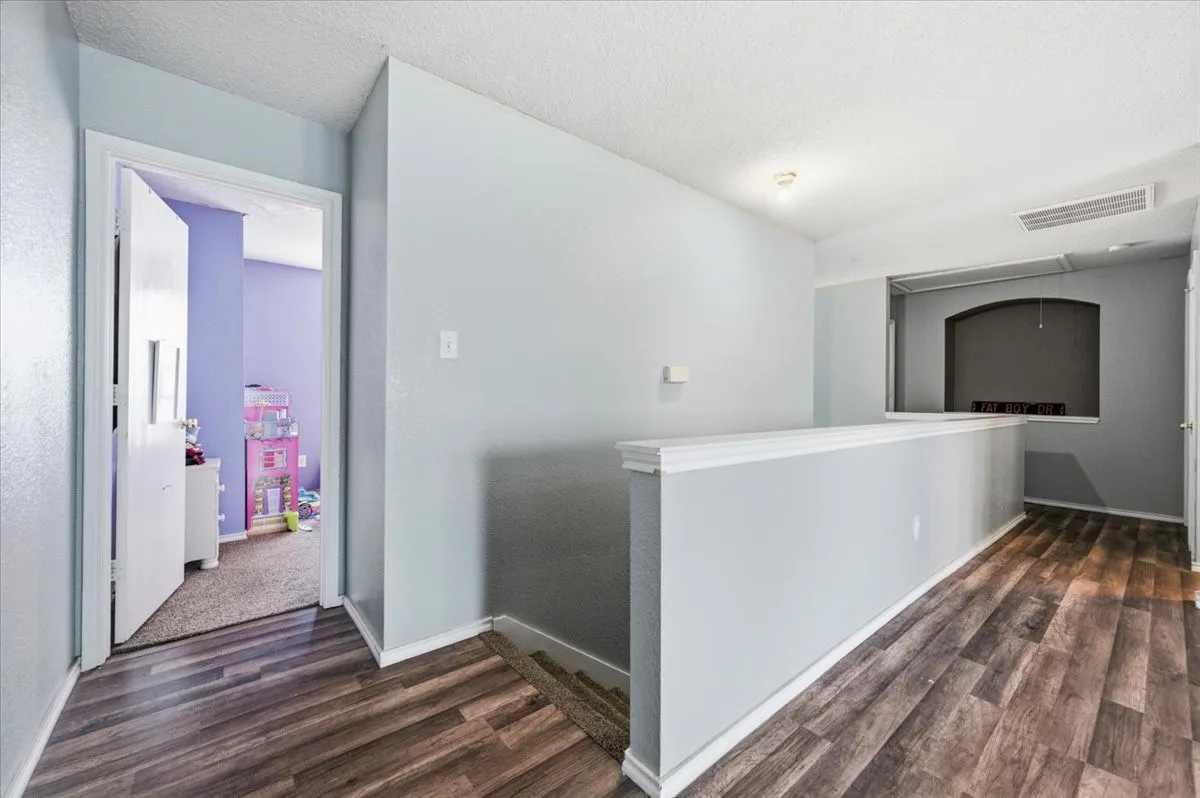 Single Family Residence For Sale in Tarrant County , 2423 Ranchview Drive, Grand Prairie, Texas 75052, 4 Bedroom, 3 Bathroom, 2 Garage spaces, 2,767 Sqft, built in 2000, mls#21376216, Real Estate Agent in Grand Prairie, Homes For Sale in Tarrant county, Homes For Sale in Grand Prairie, Realtor in Grand Prairie Texas, Real Estate Brokerage Independent Realty Texas, Luminita Cordes Realtor