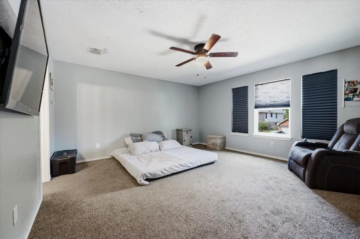 Single Family Residence For Sale in Tarrant County , 2423 Ranchview Drive, Grand Prairie, Texas 75052, 4 Bedroom, 3 Bathroom, 2 Garage spaces, 2,767 Sqft, built in 2000, mls#21376216, Real Estate Agent in Grand Prairie, Homes For Sale in Tarrant county, Homes For Sale in Grand Prairie, Realtor in Grand Prairie Texas, Real Estate Brokerage Independent Realty Texas, Luminita Cordes Realtor