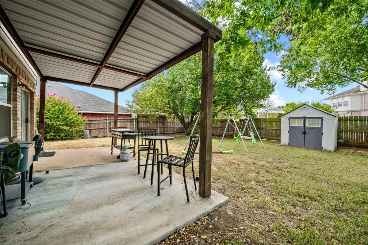 Single Family Residence For Sale in Tarrant County , 2423 Ranchview Drive, Grand Prairie, Texas 75052, 4 Bedroom, 3 Bathroom, 2 Garage spaces, 2,767 Sqft, built in 2000, mls#21376216, Real Estate Agent in Grand Prairie, Homes For Sale in Tarrant county, Homes For Sale in Grand Prairie, Realtor in Grand Prairie Texas, Real Estate Brokerage Independent Realty Texas, Luminita Cordes Realtor