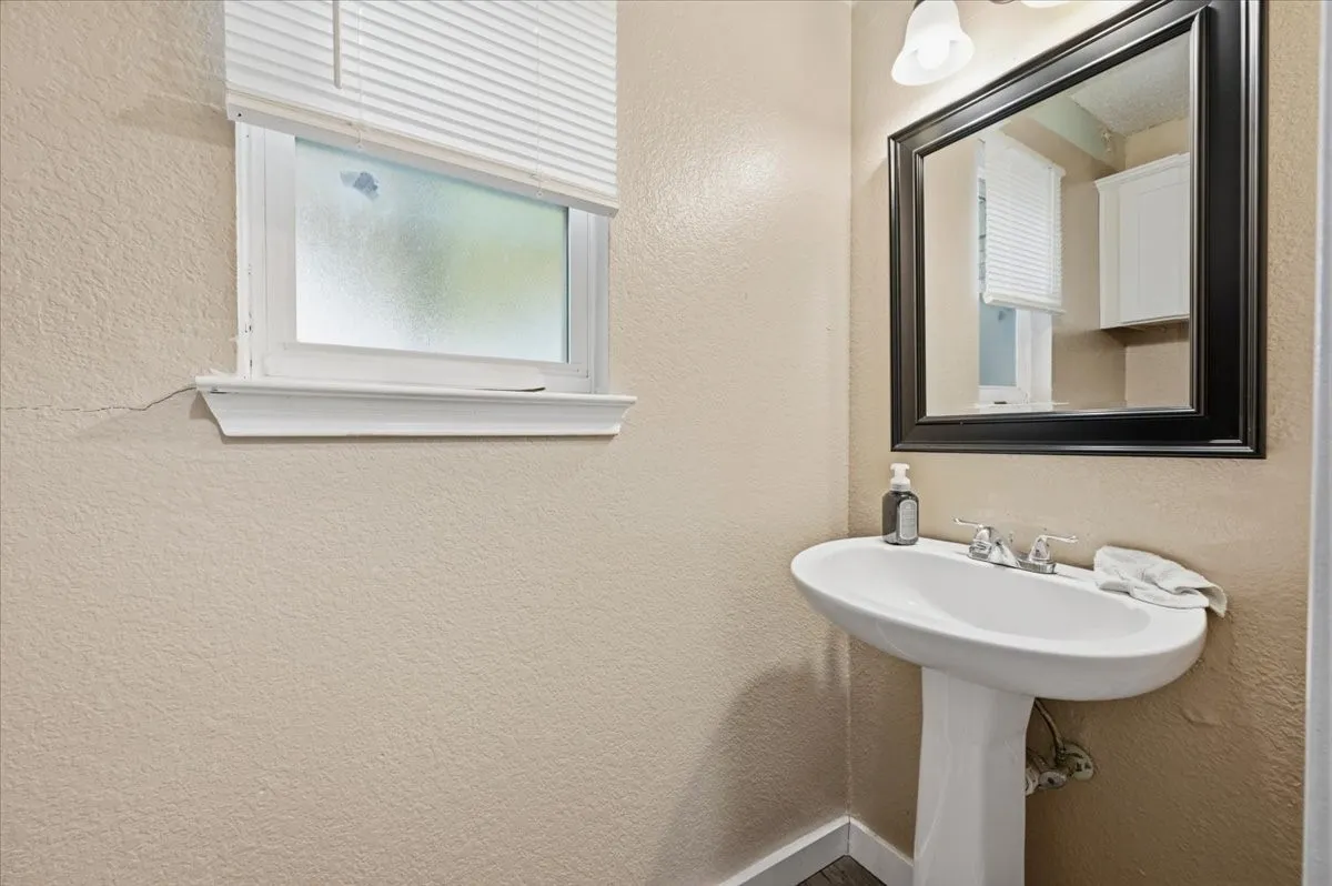 Single Family Residence For Sale in Tarrant County , 2423 Ranchview Drive, Grand Prairie, Texas 75052, 4 Bedroom, 3 Bathroom, 2 Garage spaces, 2,767 Sqft, built in 2000, mls#21376216, Real Estate Agent in Grand Prairie, Homes For Sale in Tarrant county, Homes For Sale in Grand Prairie, Realtor in Grand Prairie Texas, Real Estate Brokerage Independent Realty Texas, Luminita Cordes Realtor