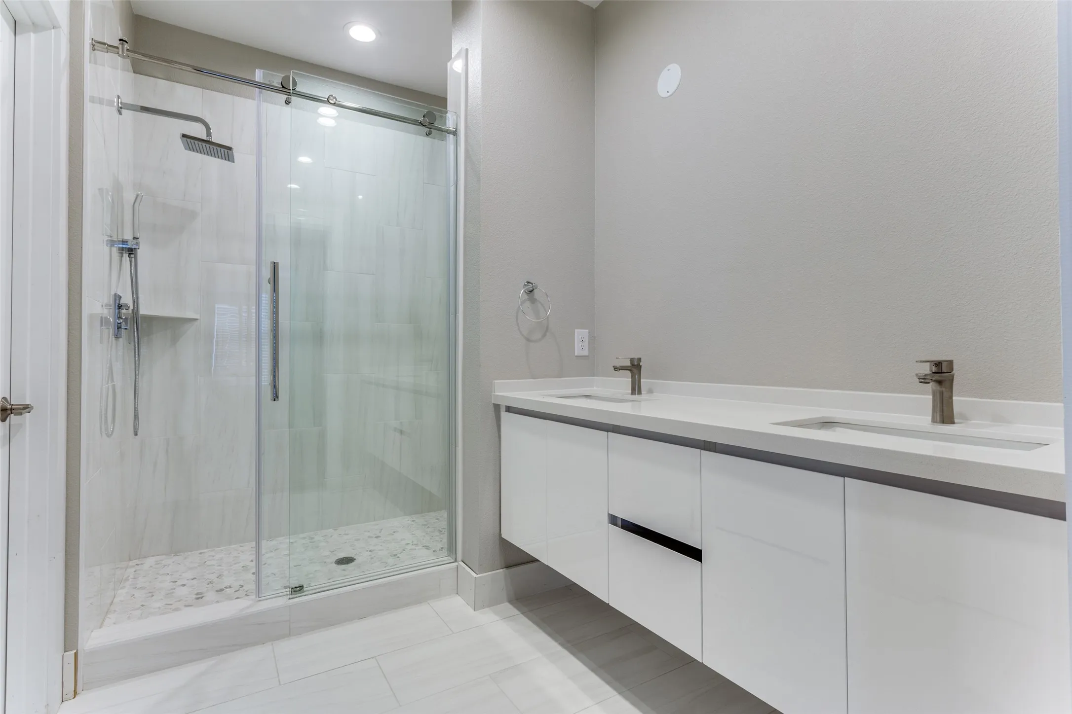 Townhouse For Rent in Rockwall County , 3017 Mayeda Circle, Wylie, Texas 75098, 3 Bedroom, 3 Bathroom, 2 Garage spaces, 2,132 Sqft, built in 2022, mls#21378850, Real Estate Agent in Wylie, Homes For Rent in Rockwall county, Homes For Rent in Wylie, Realtor in Wylie Texas, Real Estate Brokerage Independent Realty Texas, Luminita Cordes Realtor