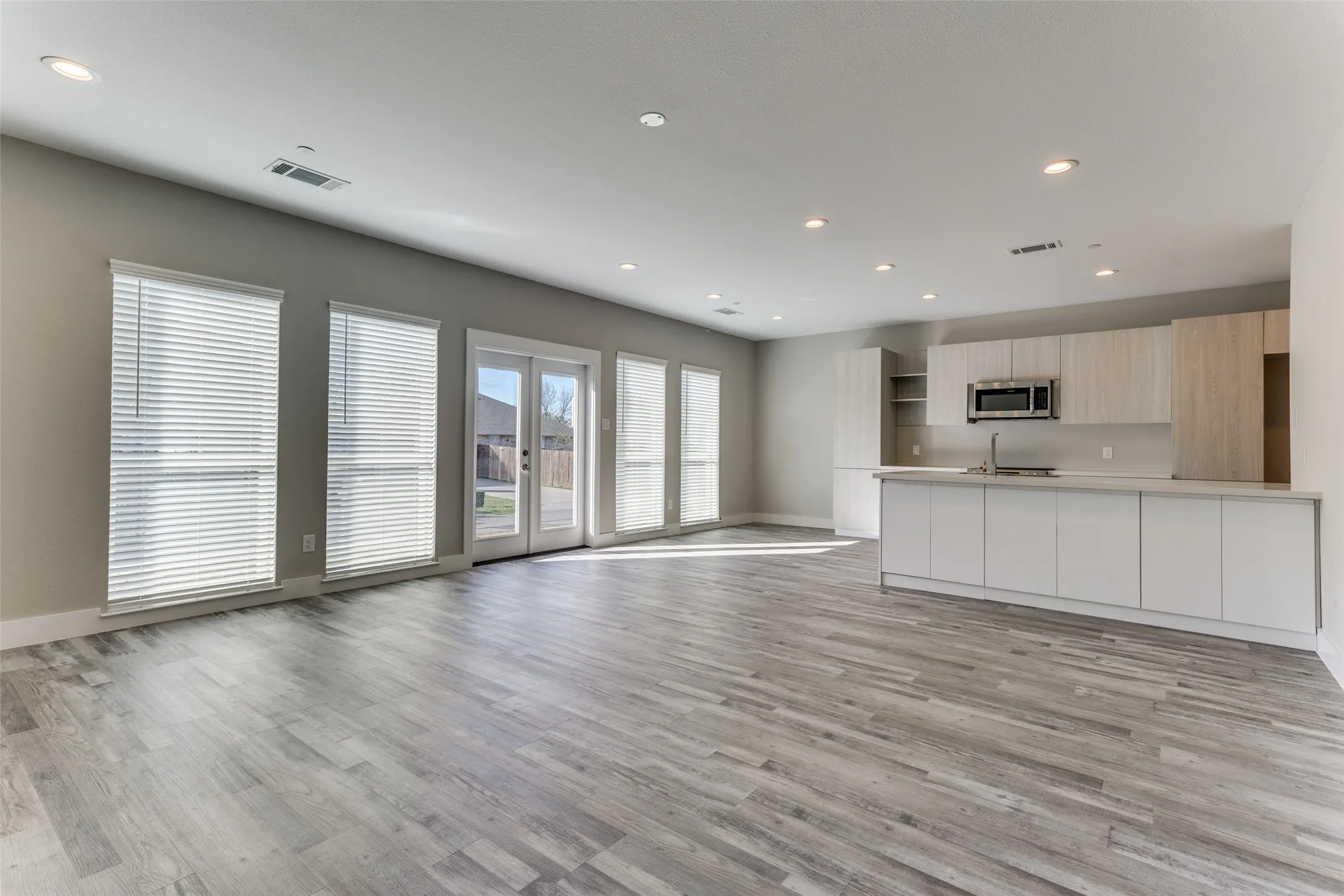 Townhouse For Rent in Rockwall County , 3017 Mayeda Circle, Wylie, Texas 75098, 3 Bedroom, 3 Bathroom, 2 Garage spaces, 2,132 Sqft, built in 2022, mls#21378850, Real Estate Agent in Wylie, Homes For Rent in Rockwall county, Homes For Rent in Wylie, Realtor in Wylie Texas, Real Estate Brokerage Independent Realty Texas, Luminita Cordes Realtor