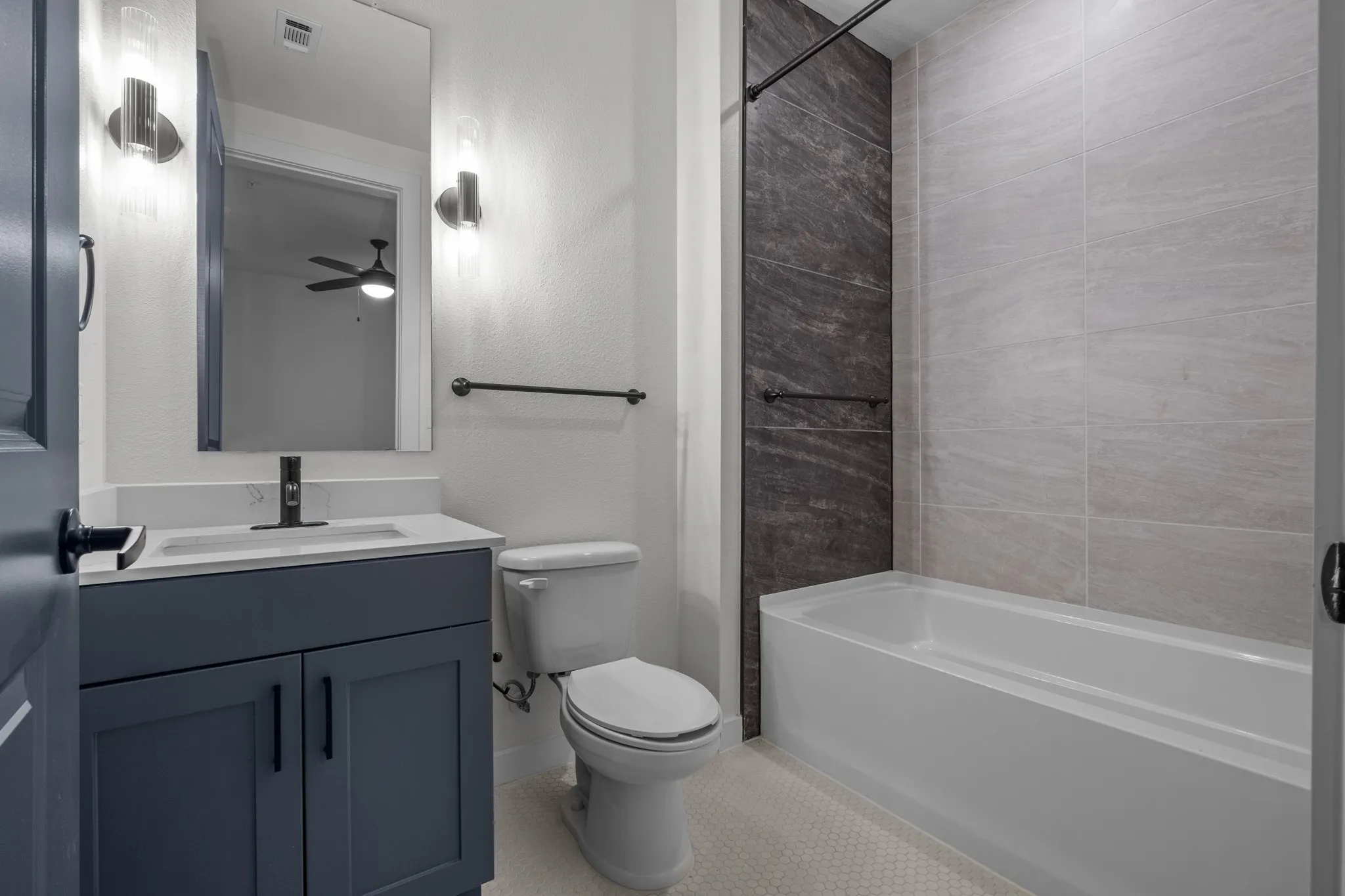 Apartment For Rent in Dallas County , 1100 N Zang Boulevard 316, Dallas, Texas 75203, 1 Bedroom, 1 Bathroom, Garage spaces, 536 Sqft, built in 2023, mls#21378858, Real Estate Agent in Dallas, Homes For Rent in Dallas county, Homes For Rent in Dallas, Realtor in Dallas Texas, Real Estate Brokerage Independent Realty Texas, Luminita Cordes Realtor