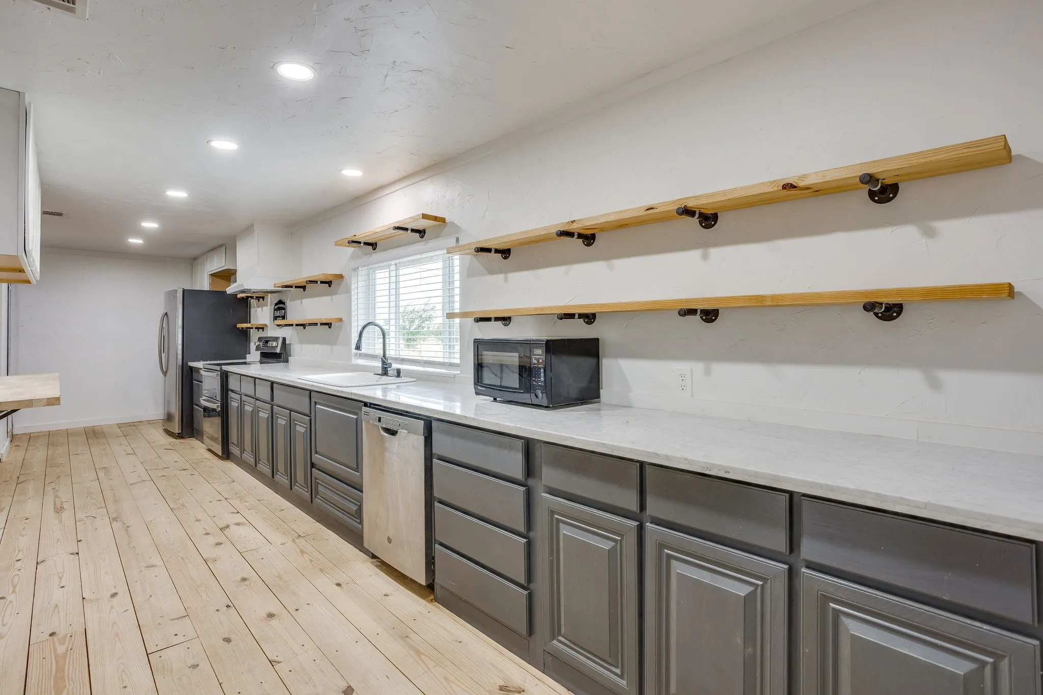 Single Family Residence For Sale in Johnson County , 7500 County Road 912, Joshua, Texas 76058, 3 Bedroom, 1 Bathroom, Garage spaces, 1,844 Sqft, built in 0, mls#21374039, Real Estate Agent in Joshua, Homes For Sale in Johnson county, Homes For Sale in Joshua, Realtor in Joshua Texas, Real Estate Brokerage Independent Realty Texas, Luminita Cordes Realtor