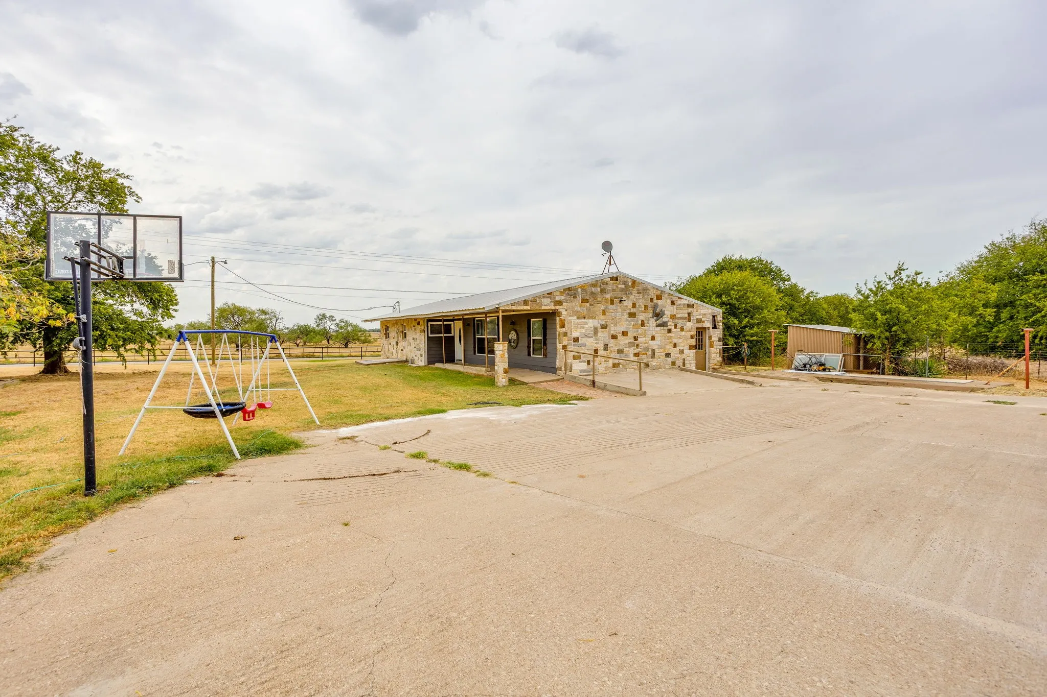 Single Family Residence For Sale in Johnson County , 7500 County Road 912, Joshua, Texas 76058, 3 Bedroom, 1 Bathroom, Garage spaces, 1,844 Sqft, built in 0, mls#21374039, Real Estate Agent in Joshua, Homes For Sale in Johnson county, Homes For Sale in Joshua, Realtor in Joshua Texas, Real Estate Brokerage Independent Realty Texas, Luminita Cordes Realtor