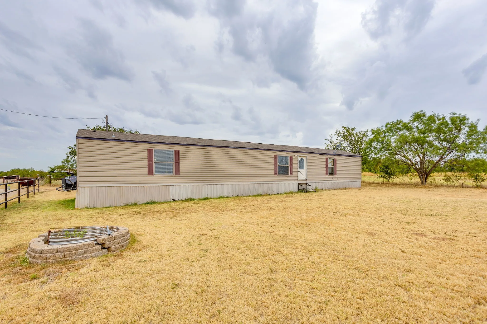 Single Family Residence For Sale in Johnson County , 7500 County Road 912, Joshua, Texas 76058, 3 Bedroom, 1 Bathroom, Garage spaces, 1,844 Sqft, built in 0, mls#21374039, Real Estate Agent in Joshua, Homes For Sale in Johnson county, Homes For Sale in Joshua, Realtor in Joshua Texas, Real Estate Brokerage Independent Realty Texas, Luminita Cordes Realtor