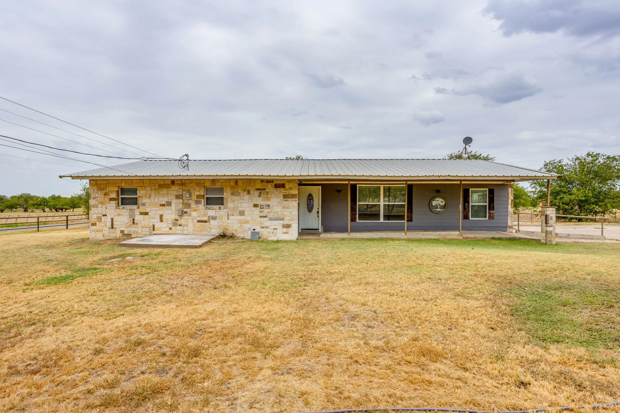 Single Family Residence For Sale in Johnson County , 7500 County Road 912, Joshua, Texas 76058, 3 Bedroom, 1 Bathroom, Garage spaces, 1,844 Sqft, built in 0, mls#21374039, Real Estate Agent in Joshua, Homes For Sale in Johnson county, Homes For Sale in Joshua, Realtor in Joshua Texas, Real Estate Brokerage Independent Realty Texas, Luminita Cordes Realtor