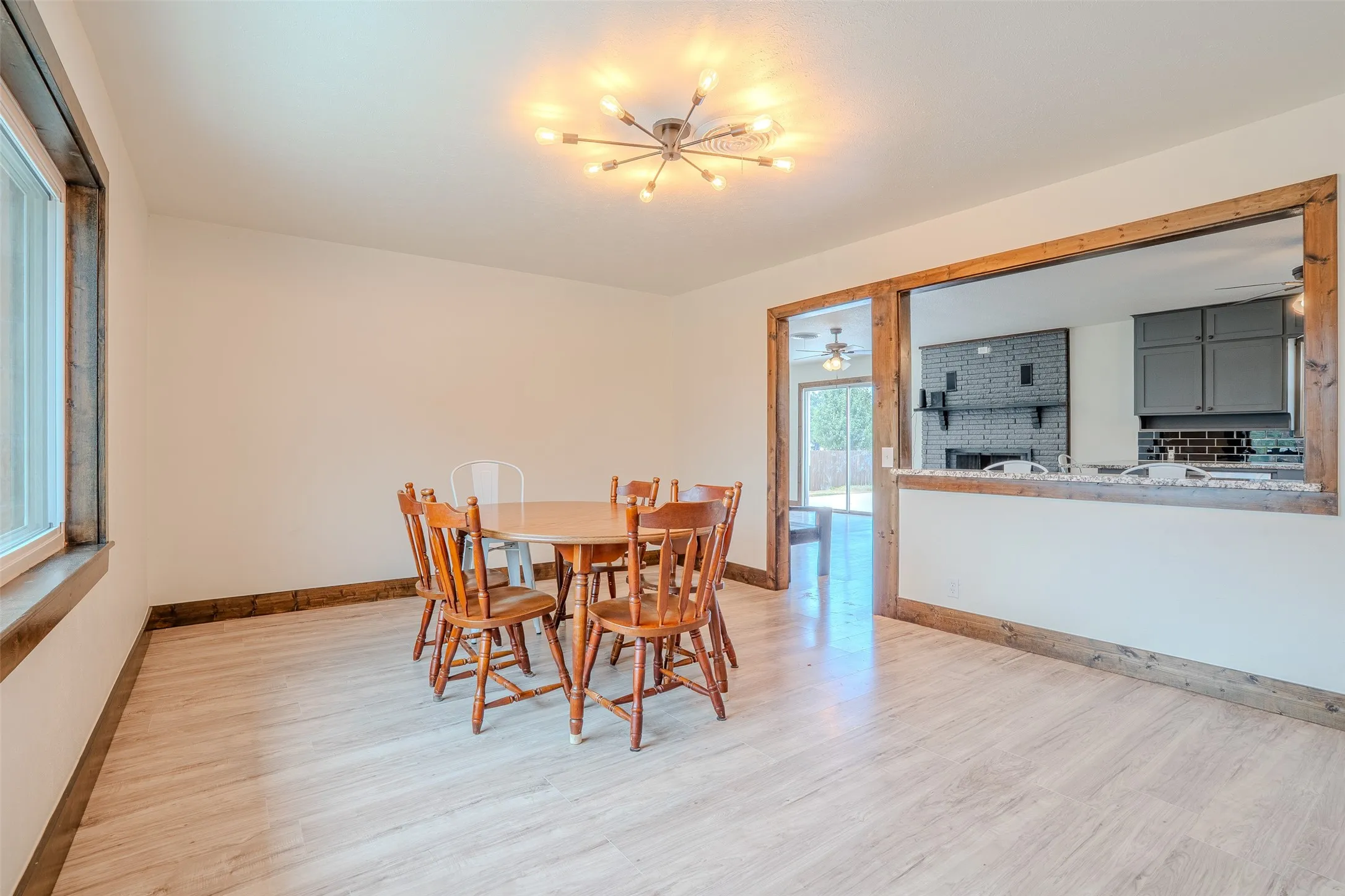 Single Family Residence For Sale in Hood County , 2212 Acton Highway, Granbury, Texas 76049, 4 Bedroom, 2 Bathroom, 2 Garage spaces, 1,824 Sqft, built in 1964, mls#21378865, Real Estate Agent in Granbury, Homes For Sale in Hood county, Homes For Sale in Granbury, Realtor in Granbury Texas, Real Estate Brokerage Independent Realty Texas, Luminita Cordes Realtor