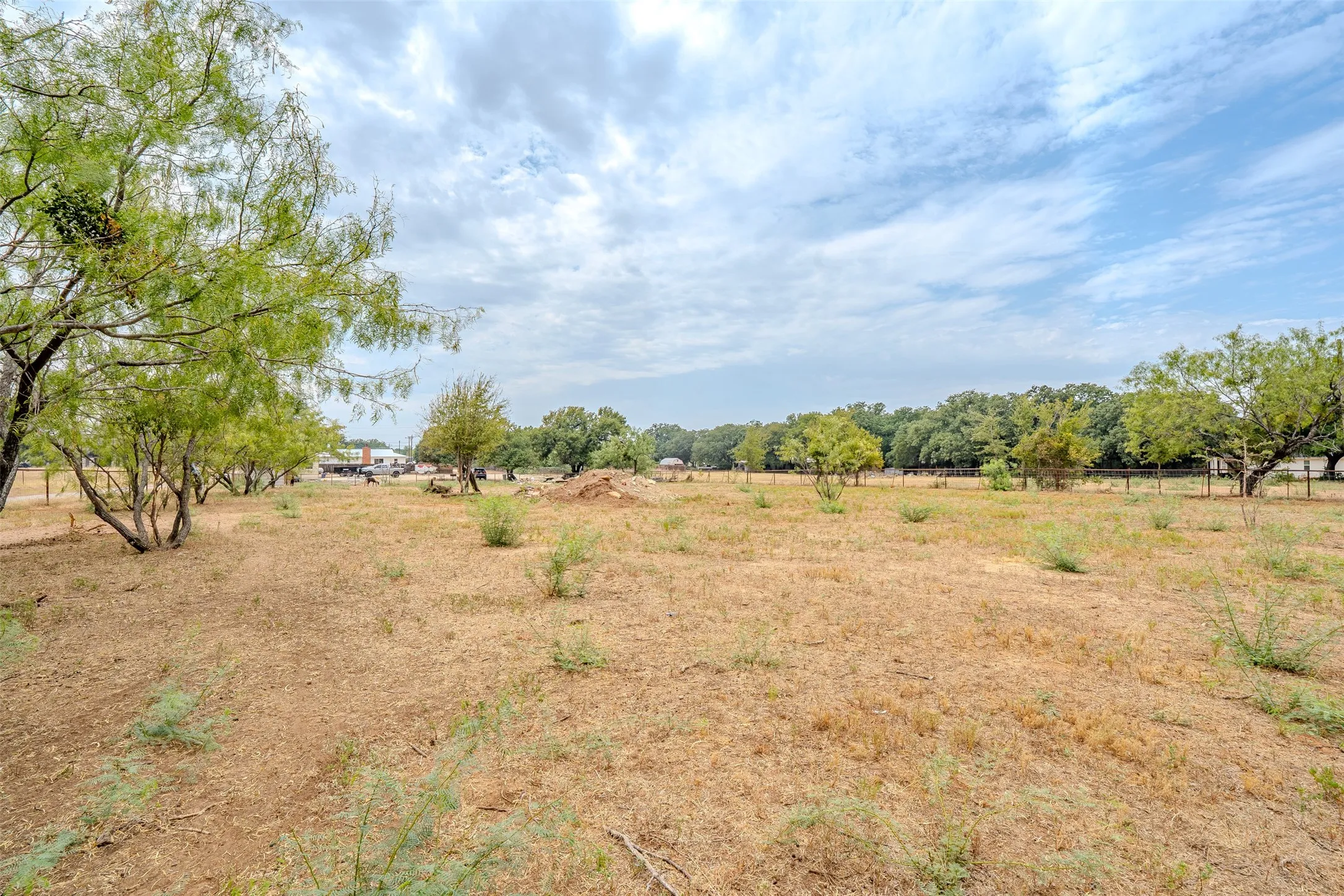 Single Family Residence For Sale in Hood County , 2212 Acton Highway, Granbury, Texas 76049, 4 Bedroom, 2 Bathroom, 2 Garage spaces, 1,824 Sqft, built in 1964, mls#21378865, Real Estate Agent in Granbury, Homes For Sale in Hood county, Homes For Sale in Granbury, Realtor in Granbury Texas, Real Estate Brokerage Independent Realty Texas, Luminita Cordes Realtor