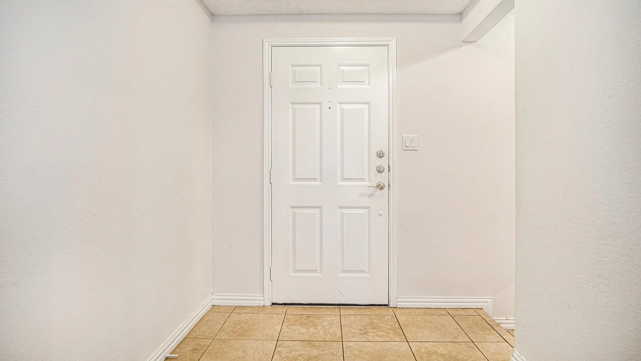 Single Family Residence For Rent in Tarrant County , 6908 Bentley Avenue, Fort Worth, Texas 76137, 3 Bedroom, 2 Bathroom, 2 Garage spaces, 1,529 Sqft, built in 1988, mls#21378868, Real Estate Agent in Fort Worth, Homes For Rent in Tarrant county, Homes For Rent in Fort Worth, Realtor in Fort Worth Texas, Real Estate Brokerage Independent Realty Texas, Luminita Cordes Realtor
