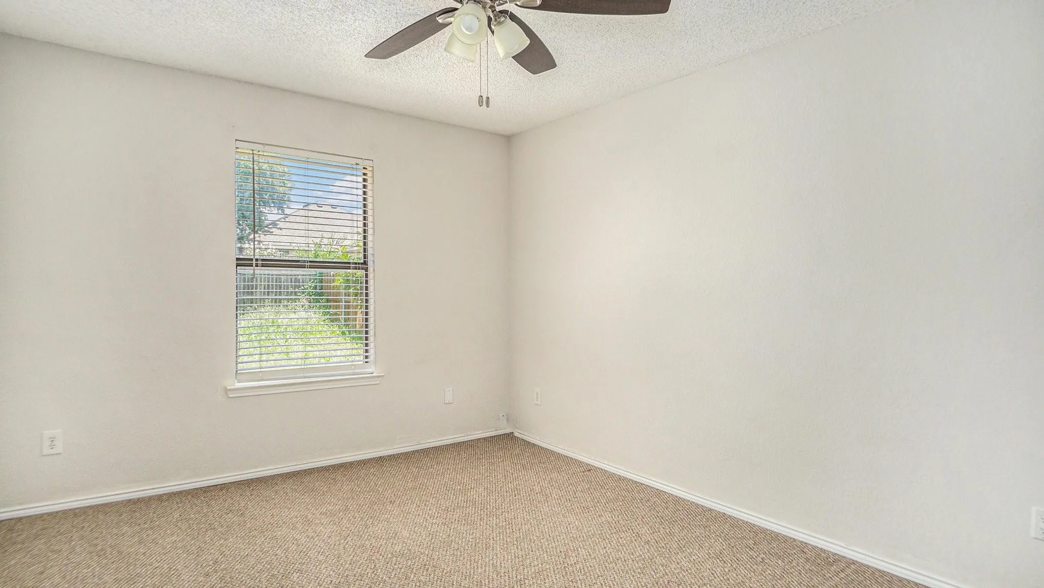 Single Family Residence For Rent in Tarrant County , 6908 Bentley Avenue, Fort Worth, Texas 76137, 3 Bedroom, 2 Bathroom, 2 Garage spaces, 1,529 Sqft, built in 1988, mls#21378868, Real Estate Agent in Fort Worth, Homes For Rent in Tarrant county, Homes For Rent in Fort Worth, Realtor in Fort Worth Texas, Real Estate Brokerage Independent Realty Texas, Luminita Cordes Realtor