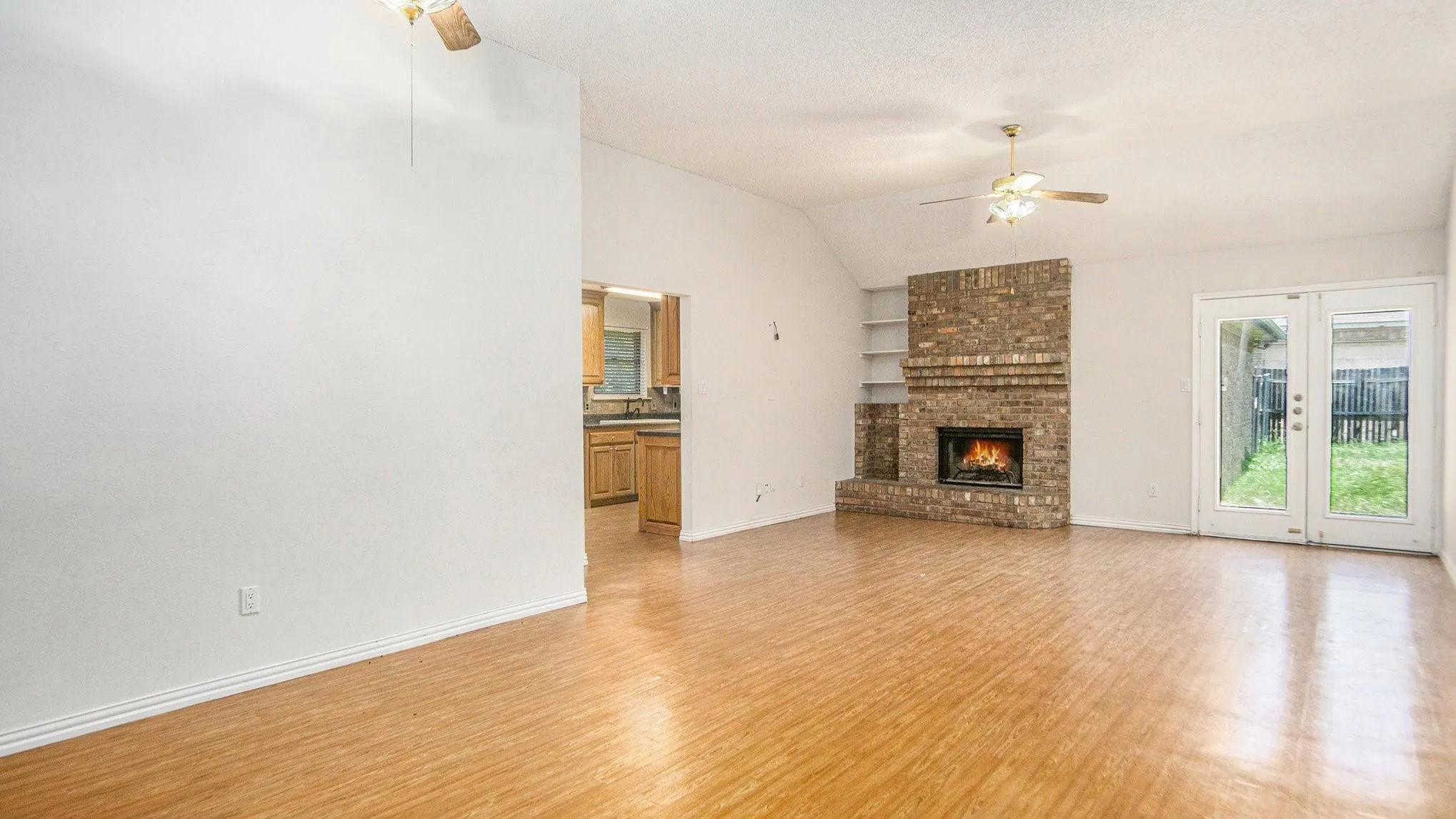 Single Family Residence For Rent in Tarrant County , 6908 Bentley Avenue, Fort Worth, Texas 76137, 3 Bedroom, 2 Bathroom, 2 Garage spaces, 1,529 Sqft, built in 1988, mls#21378868, Real Estate Agent in Fort Worth, Homes For Rent in Tarrant county, Homes For Rent in Fort Worth, Realtor in Fort Worth Texas, Real Estate Brokerage Independent Realty Texas, Luminita Cordes Realtor