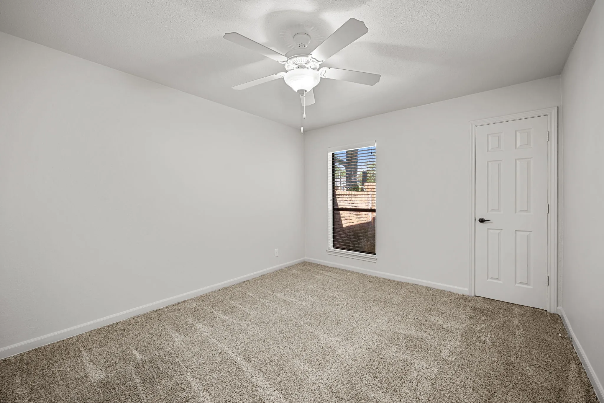 Single Family Residence For Sale in Hunt County , 3111 Bonham Street, Greenville, Texas 75402, 2 Bedroom, 2 Bathroom, 2 Garage spaces, 1,880 Sqft, built in 1989, mls#21377538, Real Estate Agent in Greenville, Homes For Sale in Hunt county, Homes For Sale in Greenville, Realtor in Greenville Texas, Real Estate Brokerage Independent Realty Texas, Luminita Cordes Realtor