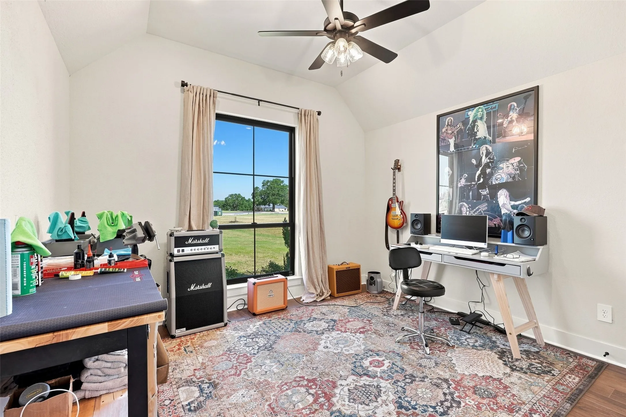Single Family Residence For Sale in Parker County , 1072 Paradise Parkway, Poolville, Texas 76487, 4 Bedroom, 2 Bathroom, 4 Garage spaces, 2,474 Sqft, built in 2021, mls#21373321, Real Estate Agent in Poolville, Homes For Sale in Parker county, Homes For Sale in Poolville, Realtor in Poolville Texas, Real Estate Brokerage Independent Realty Texas, Luminita Cordes Realtor