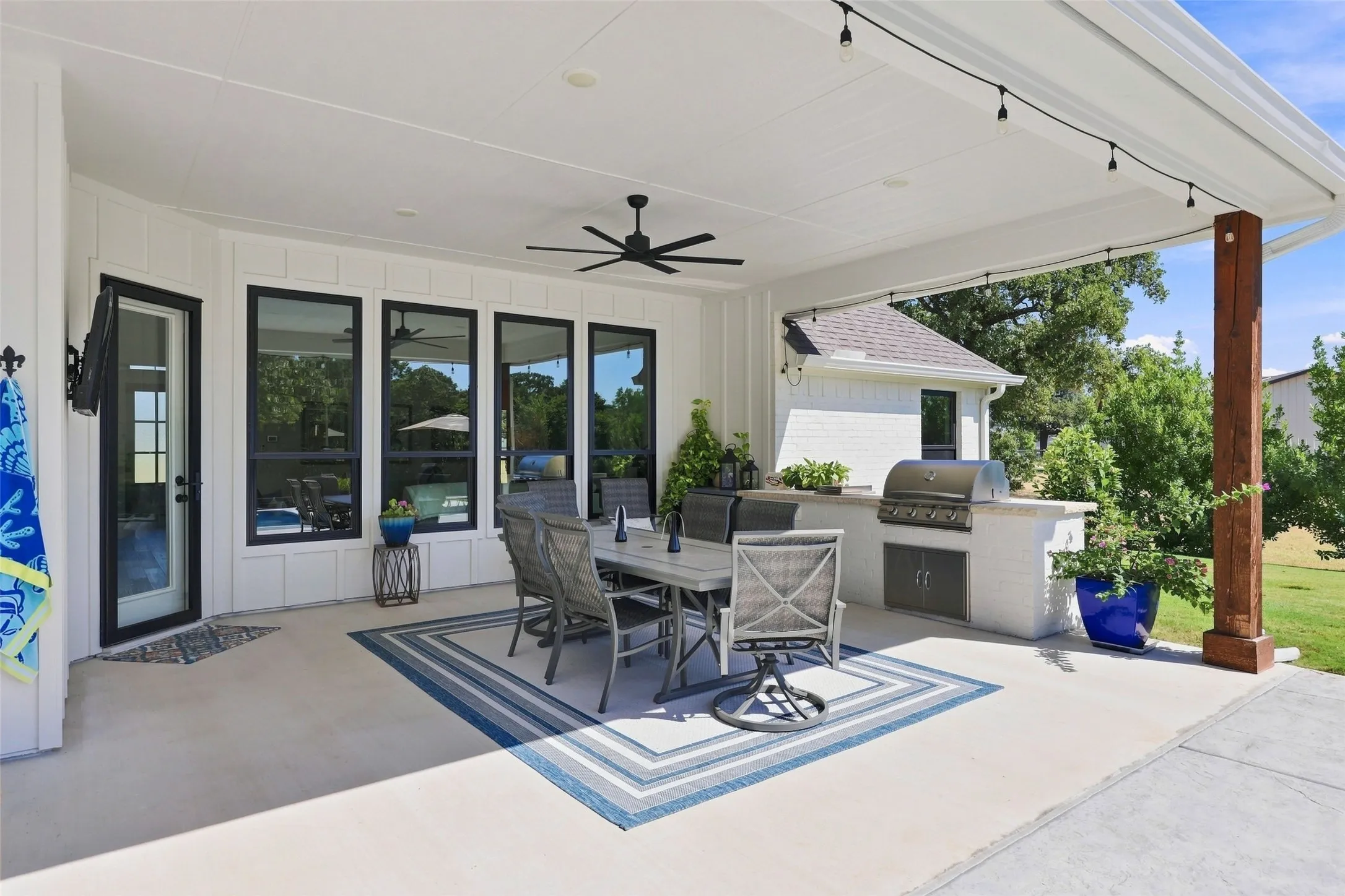 Single Family Residence For Sale in Parker County , 1072 Paradise Parkway, Poolville, Texas 76487, 4 Bedroom, 2 Bathroom, 4 Garage spaces, 2,474 Sqft, built in 2021, mls#21373321, Real Estate Agent in Poolville, Homes For Sale in Parker county, Homes For Sale in Poolville, Realtor in Poolville Texas, Real Estate Brokerage Independent Realty Texas, Luminita Cordes Realtor