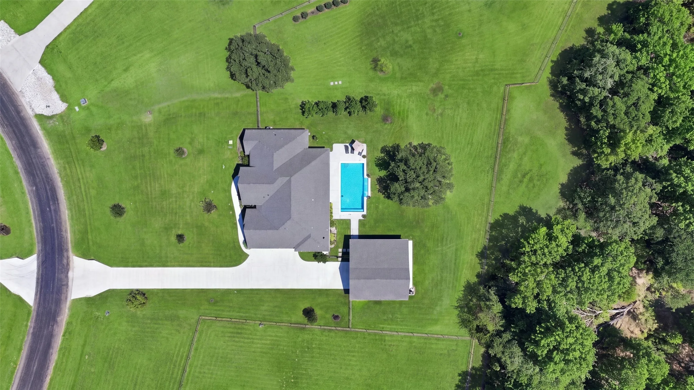 Single Family Residence For Sale in Parker County , 1072 Paradise Parkway, Poolville, Texas 76487, 4 Bedroom, 2 Bathroom, 4 Garage spaces, 2,474 Sqft, built in 2021, mls#21373321, Real Estate Agent in Poolville, Homes For Sale in Parker county, Homes For Sale in Poolville, Realtor in Poolville Texas, Real Estate Brokerage Independent Realty Texas, Luminita Cordes Realtor