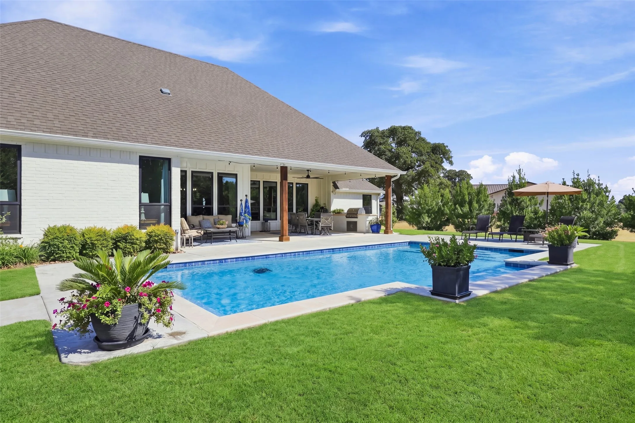 Single Family Residence For Sale in Parker County , 1072 Paradise Parkway, Poolville, Texas 76487, 4 Bedroom, 2 Bathroom, 4 Garage spaces, 2,474 Sqft, built in 2021, mls#21373321, Real Estate Agent in Poolville, Homes For Sale in Parker county, Homes For Sale in Poolville, Realtor in Poolville Texas, Real Estate Brokerage Independent Realty Texas, Luminita Cordes Realtor
