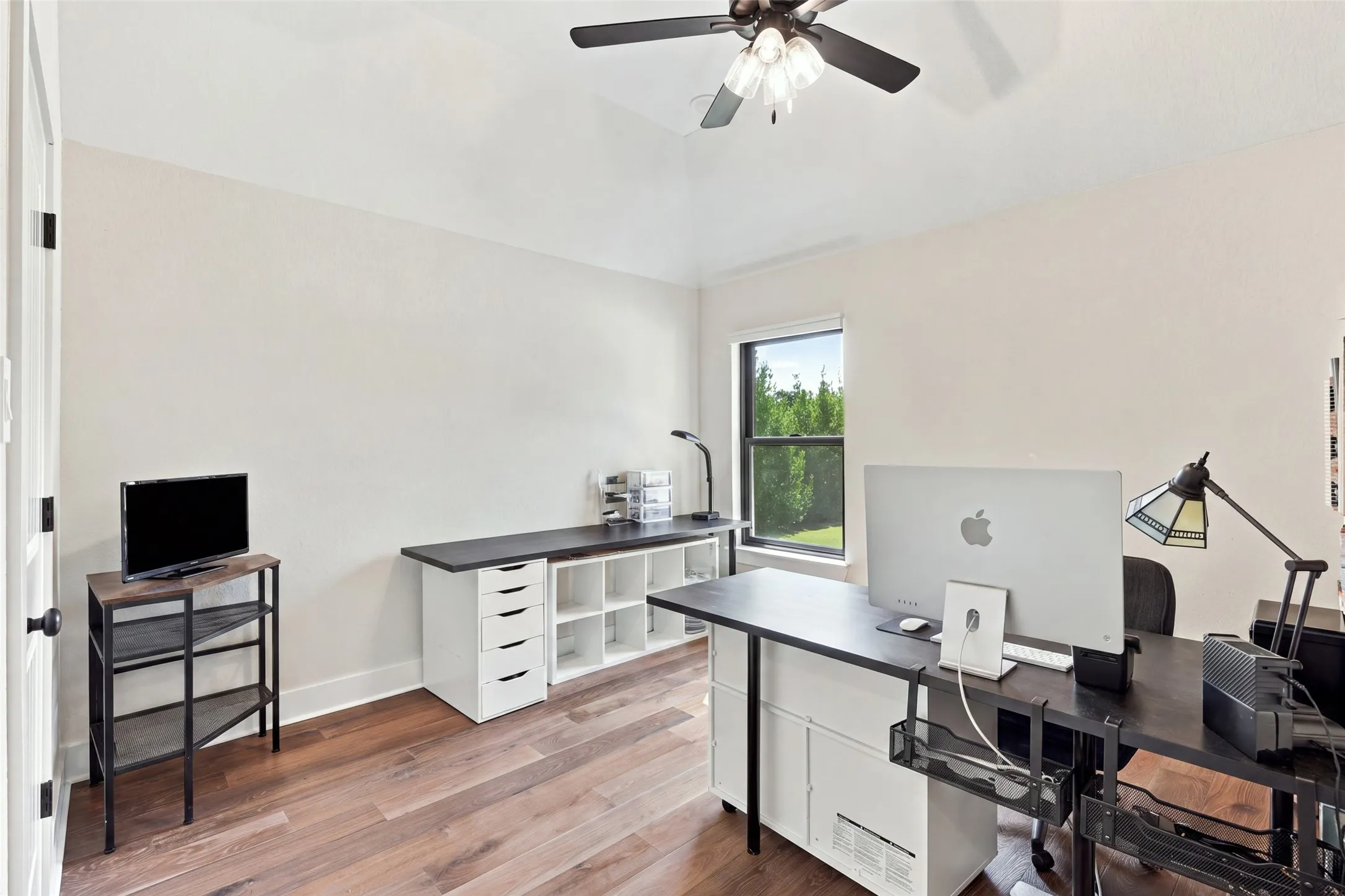 Single Family Residence For Sale in Parker County , 1072 Paradise Parkway, Poolville, Texas 76487, 4 Bedroom, 2 Bathroom, 4 Garage spaces, 2,474 Sqft, built in 2021, mls#21373321, Real Estate Agent in Poolville, Homes For Sale in Parker county, Homes For Sale in Poolville, Realtor in Poolville Texas, Real Estate Brokerage Independent Realty Texas, Luminita Cordes Realtor