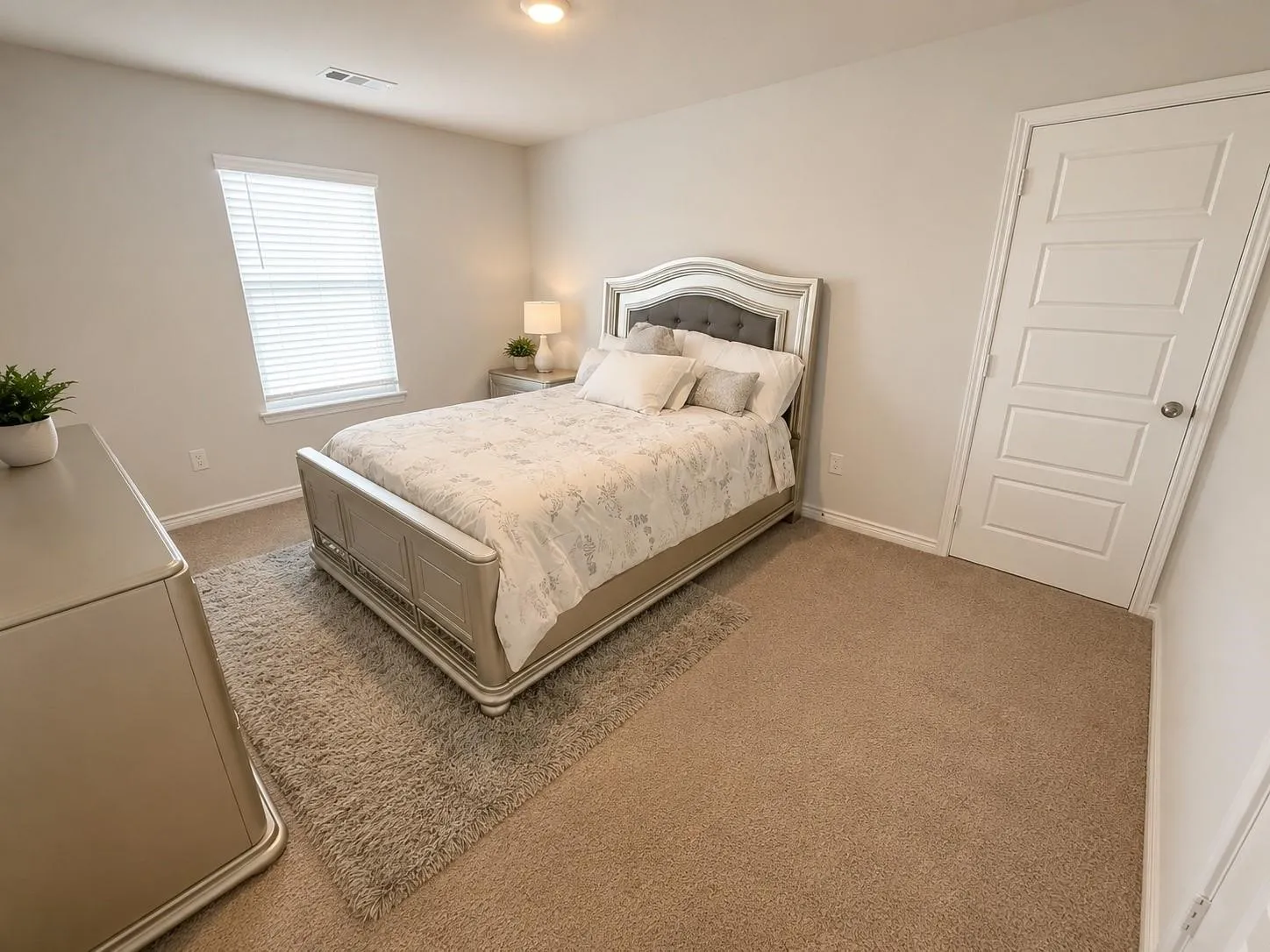 Single Family Residence For Rent in Tarrant County , 9917 Dynamics Drive, Fort Worth, Texas 76131, 4 Bedroom, 3 Bathroom, 2 Garage spaces, 2,051 Sqft, built in 2023, mls#21378882, Real Estate Agent in Fort Worth, Homes For Rent in Tarrant county, Homes For Rent in Fort Worth, Realtor in Fort Worth Texas, Real Estate Brokerage Independent Realty Texas, Luminita Cordes Realtor