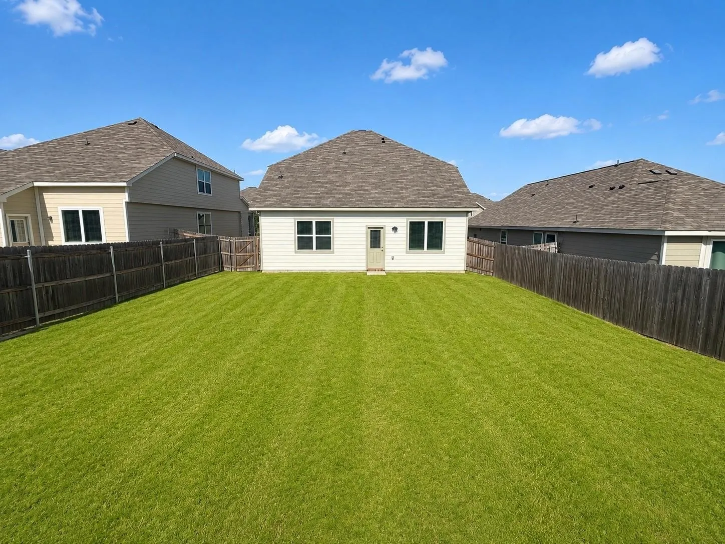 Single Family Residence For Rent in Tarrant County , 9917 Dynamics Drive, Fort Worth, Texas 76131, 4 Bedroom, 3 Bathroom, 2 Garage spaces, 2,051 Sqft, built in 2023, mls#21378882, Real Estate Agent in Fort Worth, Homes For Rent in Tarrant county, Homes For Rent in Fort Worth, Realtor in Fort Worth Texas, Real Estate Brokerage Independent Realty Texas, Luminita Cordes Realtor