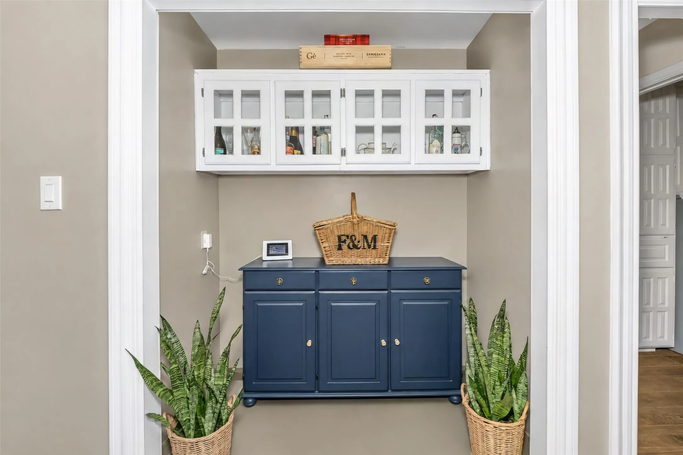 A drybar offers a great space to organize entertaining.