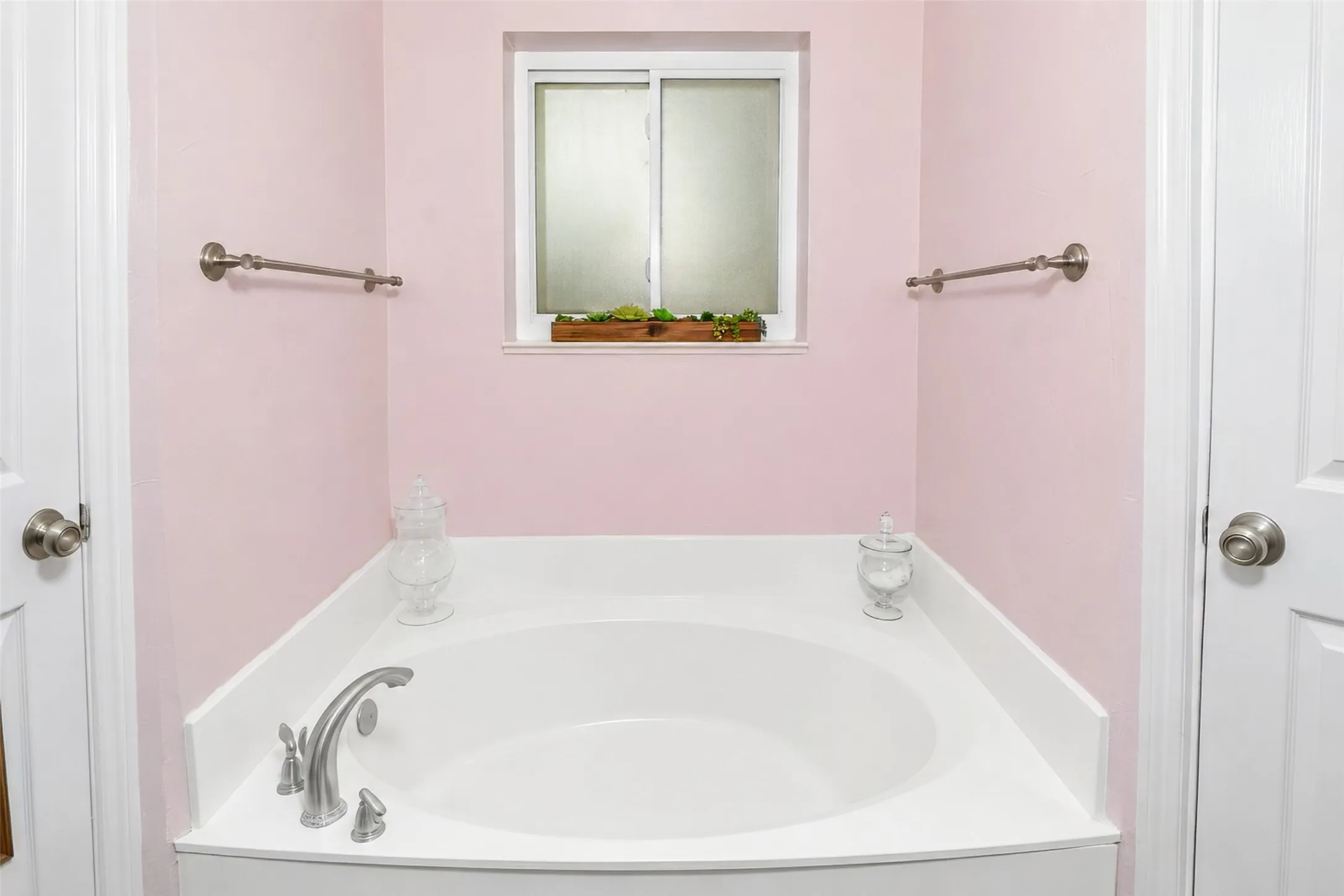 Luxuriate in this beautiful garden tub.