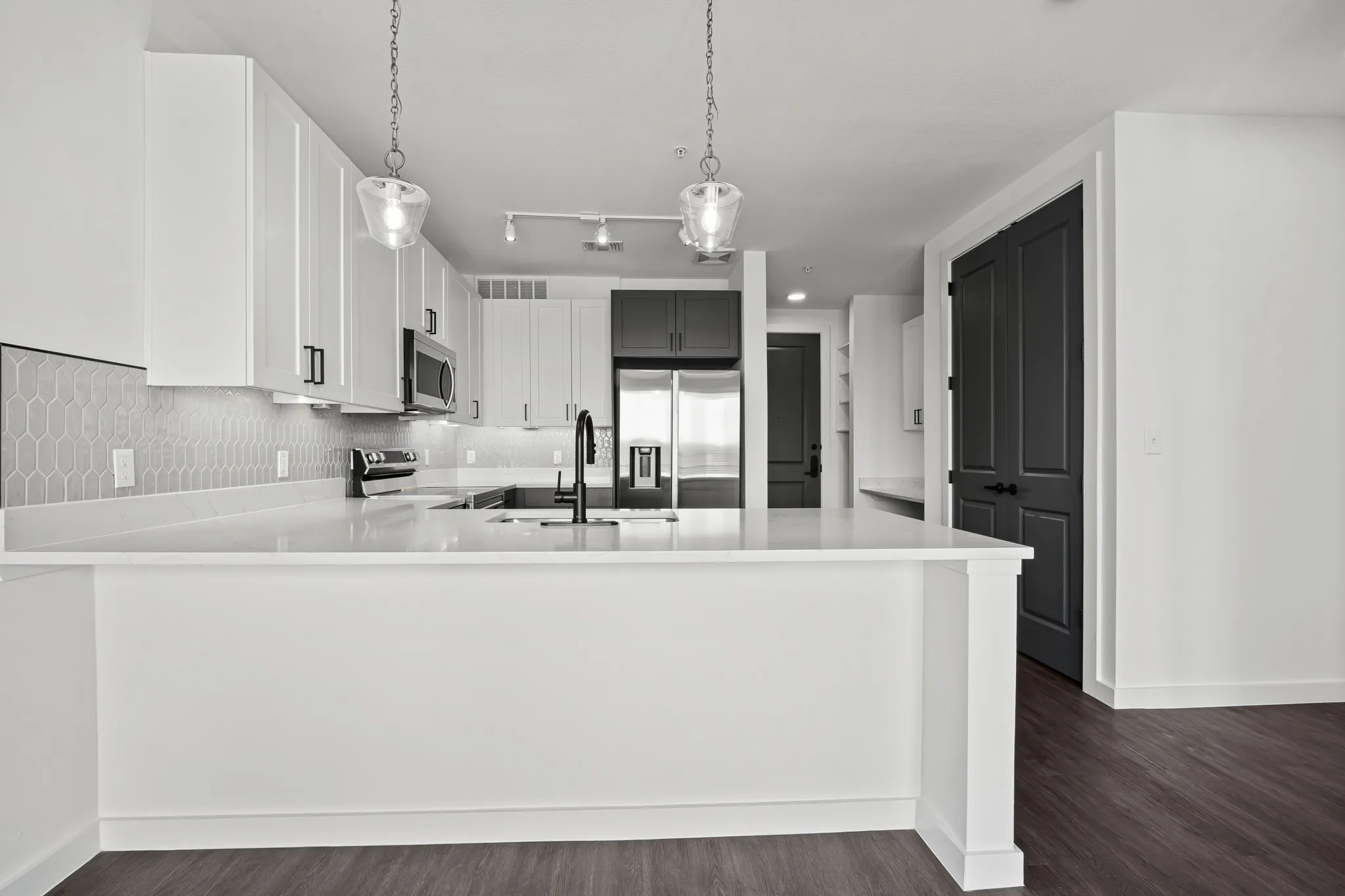 Apartment For Rent in Dallas County , 1100 N Zang Boulevard 408, Dallas, Texas 75203, 1 Bedroom, 1 Bathroom, Garage spaces, 1,014 Sqft, built in 2023, mls#21378885, Real Estate Agent in Dallas, Homes For Rent in Dallas county, Homes For Rent in Dallas, Realtor in Dallas Texas, Real Estate Brokerage Independent Realty Texas, Luminita Cordes Realtor