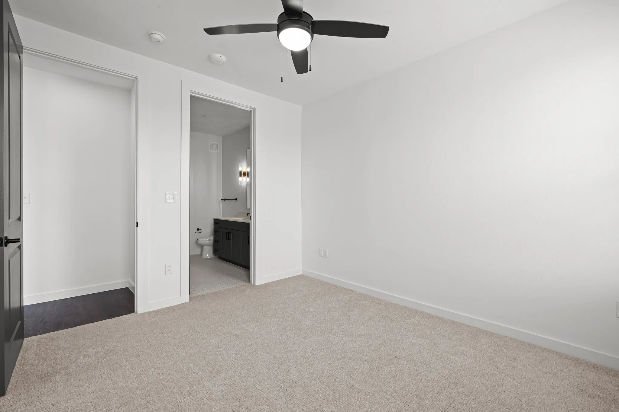 Apartment For Rent in Dallas County , 1100 N Zang Boulevard 408, Dallas, Texas 75203, 1 Bedroom, 1 Bathroom, Garage spaces, 1,014 Sqft, built in 2023, mls#21378885, Real Estate Agent in Dallas, Homes For Rent in Dallas county, Homes For Rent in Dallas, Realtor in Dallas Texas, Real Estate Brokerage Independent Realty Texas, Luminita Cordes Realtor