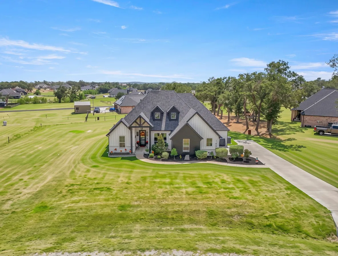 Single Family Residence For Sale in Parker County , 149 Clayton Crossing, Springtown, Texas 76082, 4 Bedroom, 2 Bathroom, 2 Garage spaces, 2,126 Sqft, built in 2022, mls#21378557, Real Estate Agent in Springtown, Homes For Sale in Parker county, Homes For Sale in Springtown, Realtor in Springtown Texas, Real Estate Brokerage Independent Realty Texas, Luminita Cordes Realtor