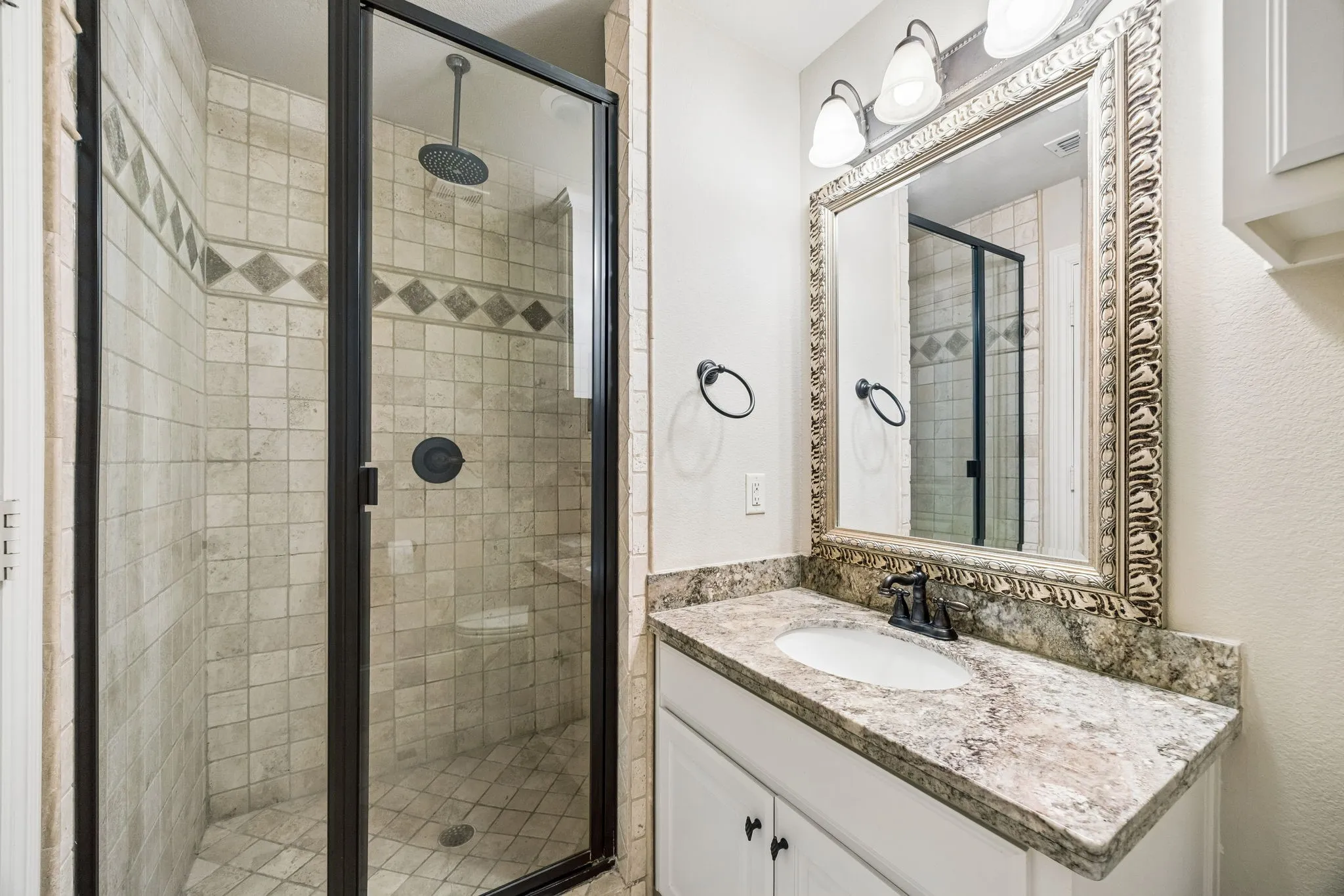 Single Family Residence For Rent in Dallas County , 7202 Casa Loma Avenue, Dallas, Texas 75214, 4 Bedroom, 4 Bathroom, 2 Garage spaces, 2,991 Sqft, built in 2006, mls#21377778, Real Estate Agent in Dallas, Homes For Rent in Dallas county, Homes For Rent in Dallas, Realtor in Dallas Texas, Real Estate Brokerage Independent Realty Texas, Luminita Cordes Realtor