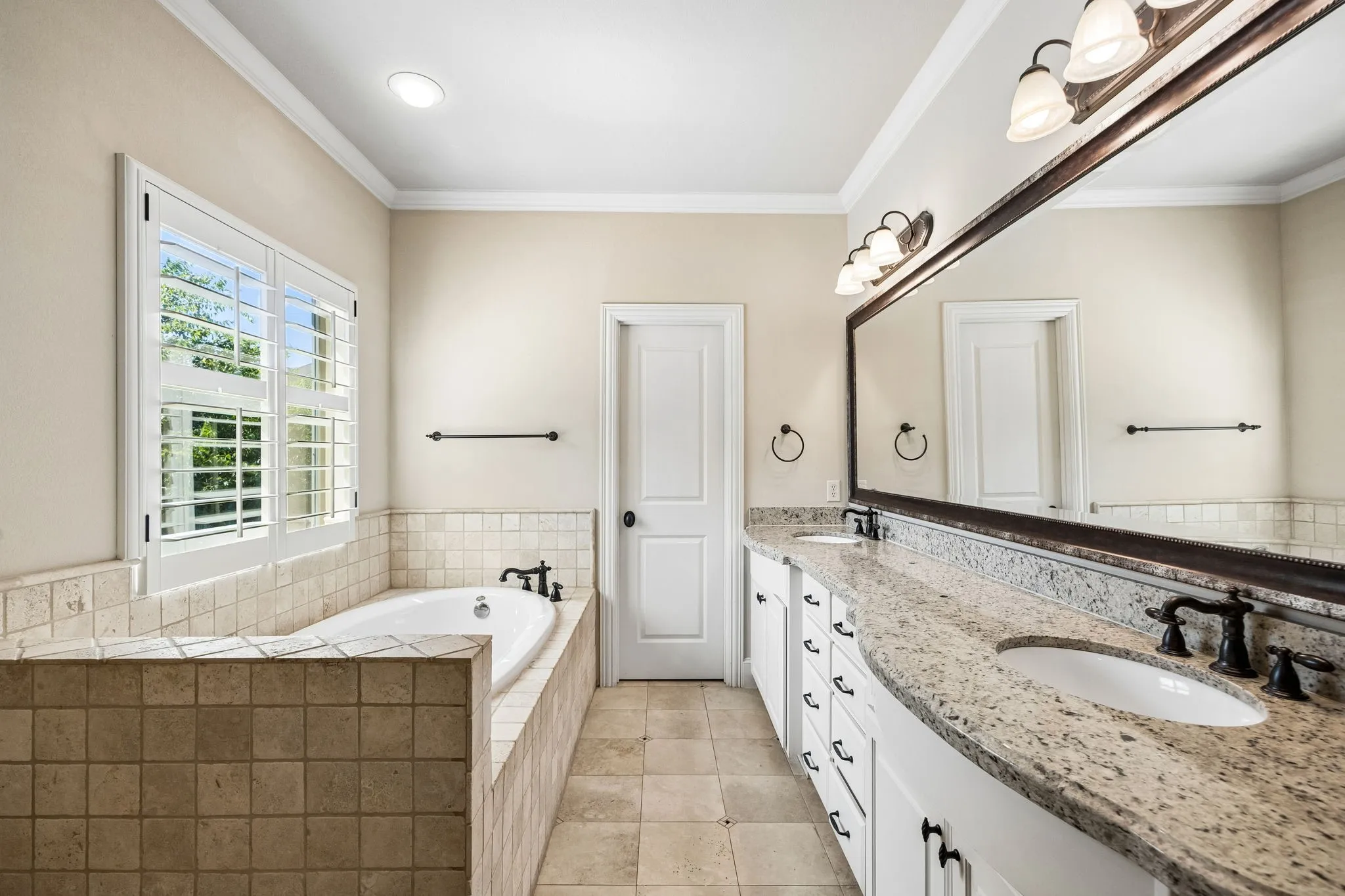 Single Family Residence For Rent in Dallas County , 7202 Casa Loma Avenue, Dallas, Texas 75214, 4 Bedroom, 4 Bathroom, 2 Garage spaces, 2,991 Sqft, built in 2006, mls#21377778, Real Estate Agent in Dallas, Homes For Rent in Dallas county, Homes For Rent in Dallas, Realtor in Dallas Texas, Real Estate Brokerage Independent Realty Texas, Luminita Cordes Realtor
