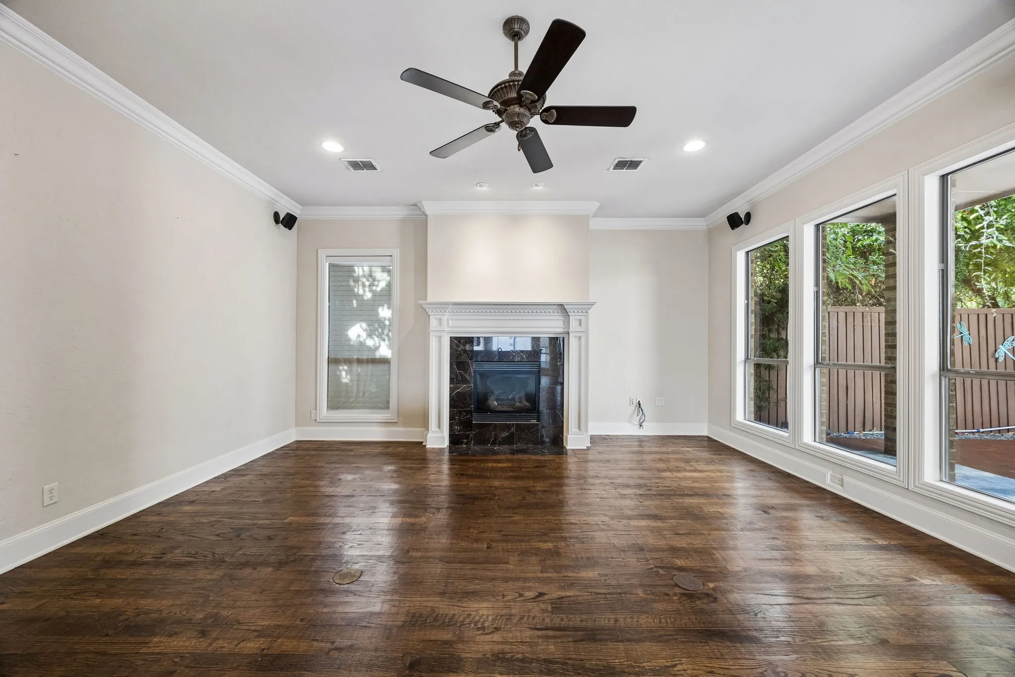 Single Family Residence For Rent in Dallas County , 7202 Casa Loma Avenue, Dallas, Texas 75214, 4 Bedroom, 4 Bathroom, 2 Garage spaces, 2,991 Sqft, built in 2006, mls#21377778, Real Estate Agent in Dallas, Homes For Rent in Dallas county, Homes For Rent in Dallas, Realtor in Dallas Texas, Real Estate Brokerage Independent Realty Texas, Luminita Cordes Realtor