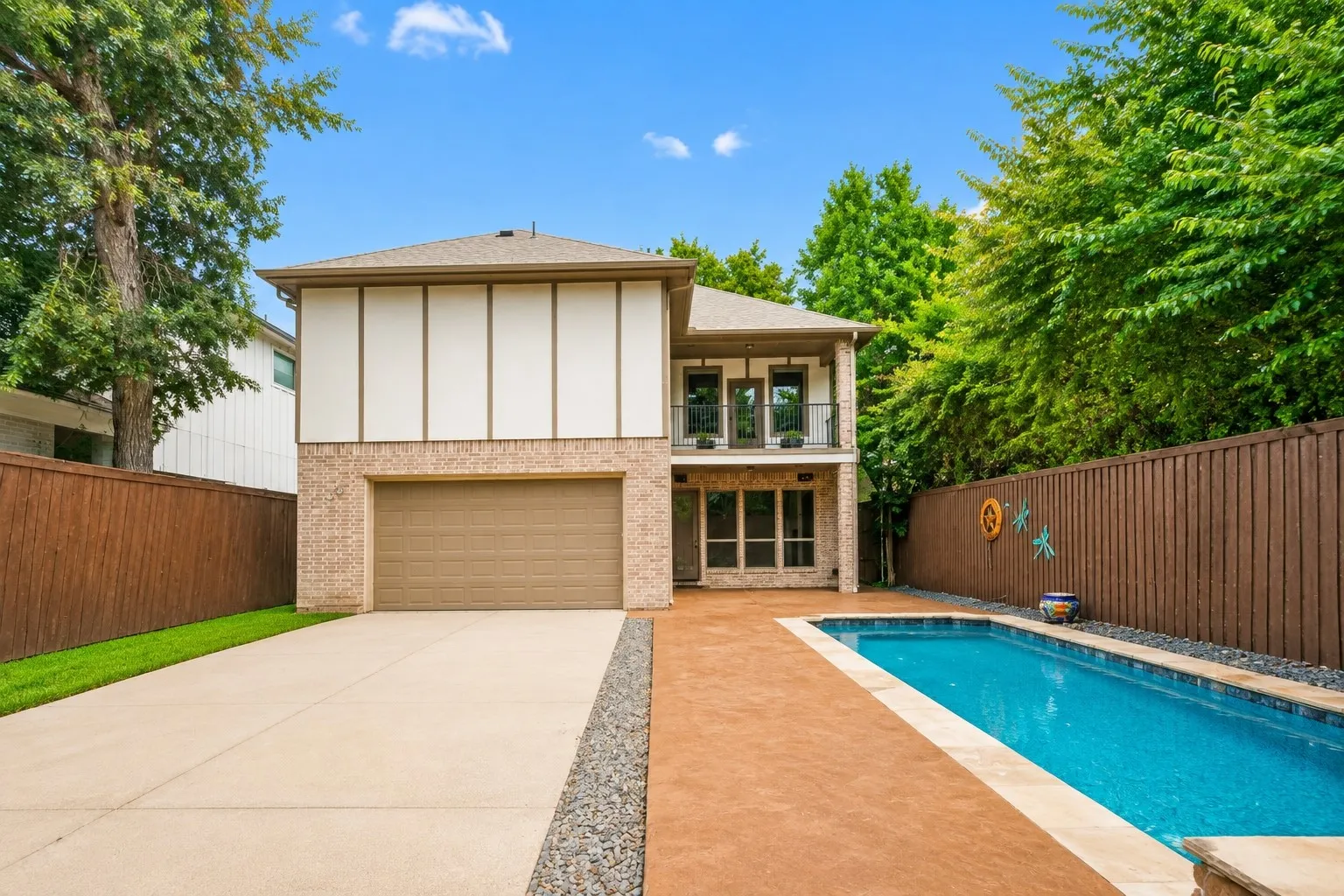 Single Family Residence For Rent in Dallas County , 7202 Casa Loma Avenue, Dallas, Texas 75214, 4 Bedroom, 4 Bathroom, 2 Garage spaces, 2,991 Sqft, built in 2006, mls#21377778, Real Estate Agent in Dallas, Homes For Rent in Dallas county, Homes For Rent in Dallas, Realtor in Dallas Texas, Real Estate Brokerage Independent Realty Texas, Luminita Cordes Realtor