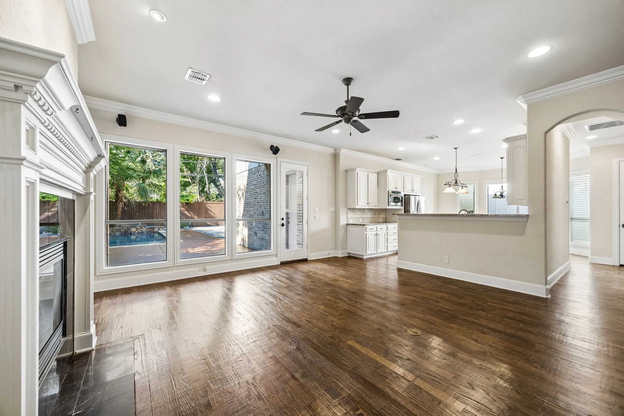 Single Family Residence For Rent in Dallas County , 7202 Casa Loma Avenue, Dallas, Texas 75214, 4 Bedroom, 4 Bathroom, 2 Garage spaces, 2,991 Sqft, built in 2006, mls#21377778, Real Estate Agent in Dallas, Homes For Rent in Dallas county, Homes For Rent in Dallas, Realtor in Dallas Texas, Real Estate Brokerage Independent Realty Texas, Luminita Cordes Realtor