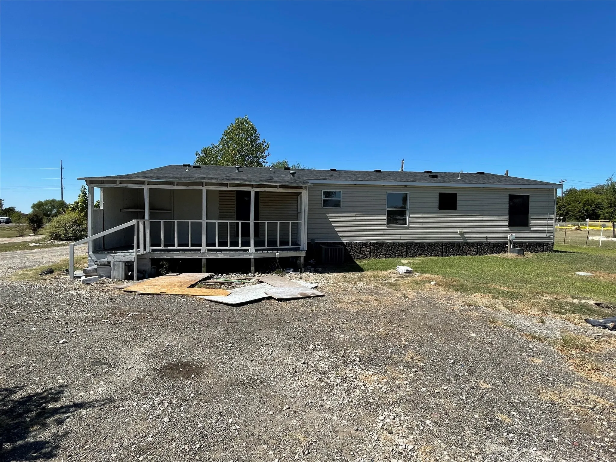 Mobile Home For Rent in Rockwall County , 4083 Fm 550, Royse City, Texas 75189, 4 Bedroom, 2 Bathroom, Garage spaces, 1,680 Sqft, built in 2008, mls#21378864, Real Estate Agent in Royse City, Homes For Rent in Rockwall county, Homes For Rent in Royse City, Realtor in Royse City Texas, Real Estate Brokerage Independent Realty Texas, Luminita Cordes Realtor