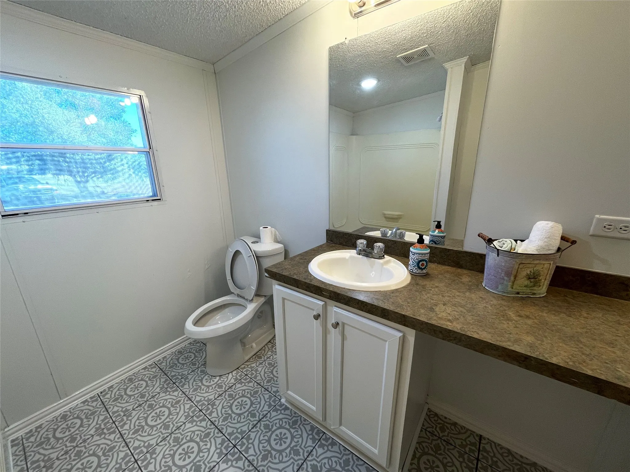 Mobile Home For Rent in Rockwall County , 4083 Fm 550, Royse City, Texas 75189, 4 Bedroom, 2 Bathroom, Garage spaces, 1,680 Sqft, built in 2008, mls#21378864, Real Estate Agent in Royse City, Homes For Rent in Rockwall county, Homes For Rent in Royse City, Realtor in Royse City Texas, Real Estate Brokerage Independent Realty Texas, Luminita Cordes Realtor