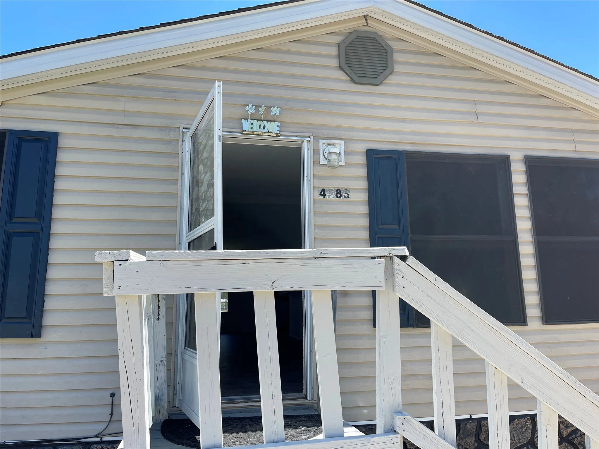 Mobile Home For Rent in Rockwall County , 4083 Fm 550, Royse City, Texas 75189, 4 Bedroom, 2 Bathroom, Garage spaces, 1,680 Sqft, built in 2008, mls#21378864, Real Estate Agent in Royse City, Homes For Rent in Rockwall county, Homes For Rent in Royse City, Realtor in Royse City Texas, Real Estate Brokerage Independent Realty Texas, Luminita Cordes Realtor