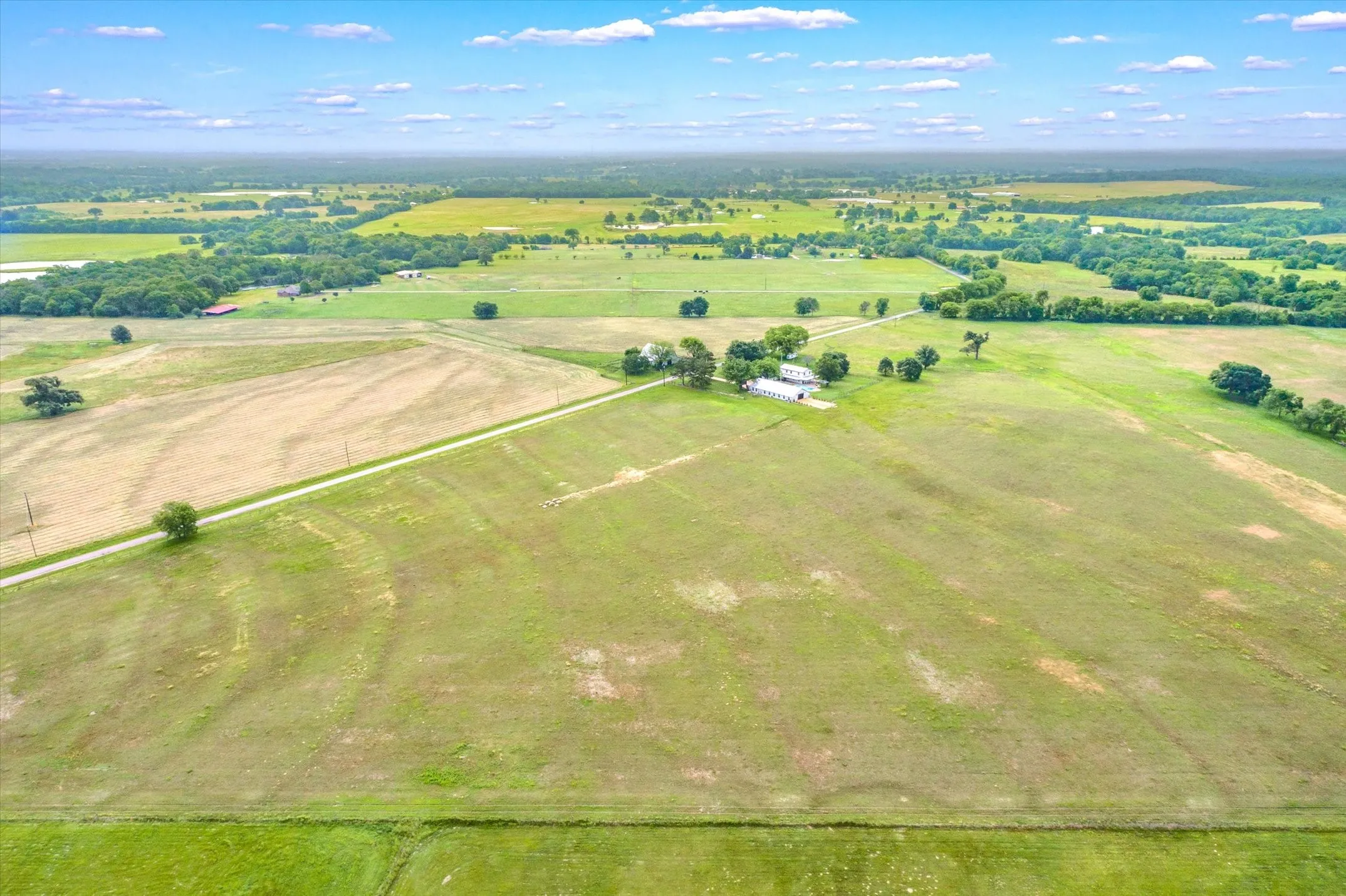 Single Family Residence For Sale in Van Zandt County , 1210 VZ County Road 2316, Canton, Texas 75103, 5 Bedroom, 3 Bathroom, Garage spaces, 3,904 Sqft, built in 1973, mls#21377912, Real Estate Agent in Canton, Homes For Sale in Van Zandt county, Homes For Sale in Canton, Realtor in Canton Texas, Real Estate Brokerage Independent Realty Texas, Luminita Cordes Realtor