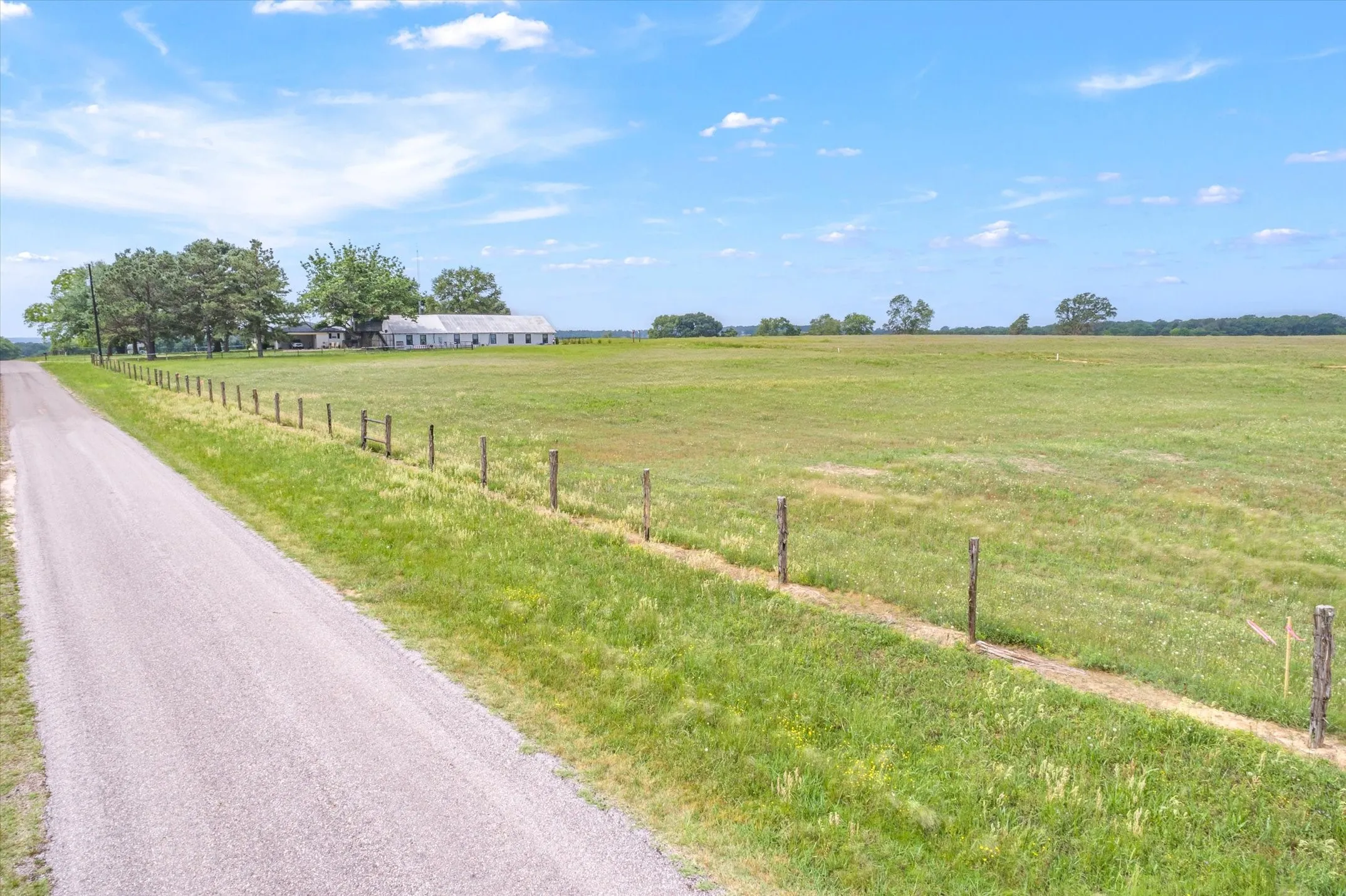 Single Family Residence For Sale in Van Zandt County , 1210 VZ County Road 2316, Canton, Texas 75103, 5 Bedroom, 3 Bathroom, Garage spaces, 3,904 Sqft, built in 1973, mls#21377912, Real Estate Agent in Canton, Homes For Sale in Van Zandt county, Homes For Sale in Canton, Realtor in Canton Texas, Real Estate Brokerage Independent Realty Texas, Luminita Cordes Realtor