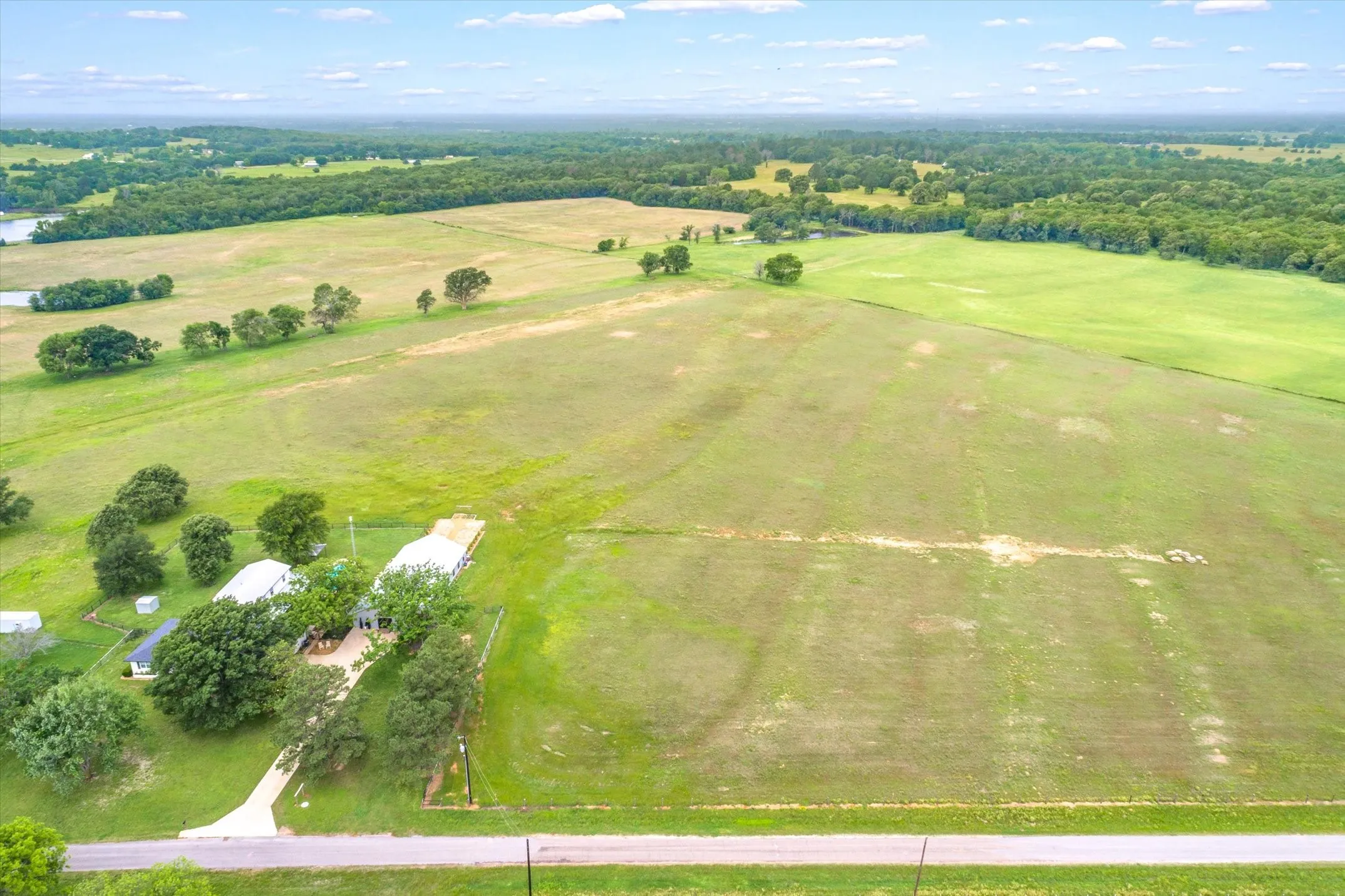 Single Family Residence For Sale in Van Zandt County , 1210 VZ County Road 2316, Canton, Texas 75103, 5 Bedroom, 3 Bathroom, Garage spaces, 3,904 Sqft, built in 1973, mls#21377912, Real Estate Agent in Canton, Homes For Sale in Van Zandt county, Homes For Sale in Canton, Realtor in Canton Texas, Real Estate Brokerage Independent Realty Texas, Luminita Cordes Realtor